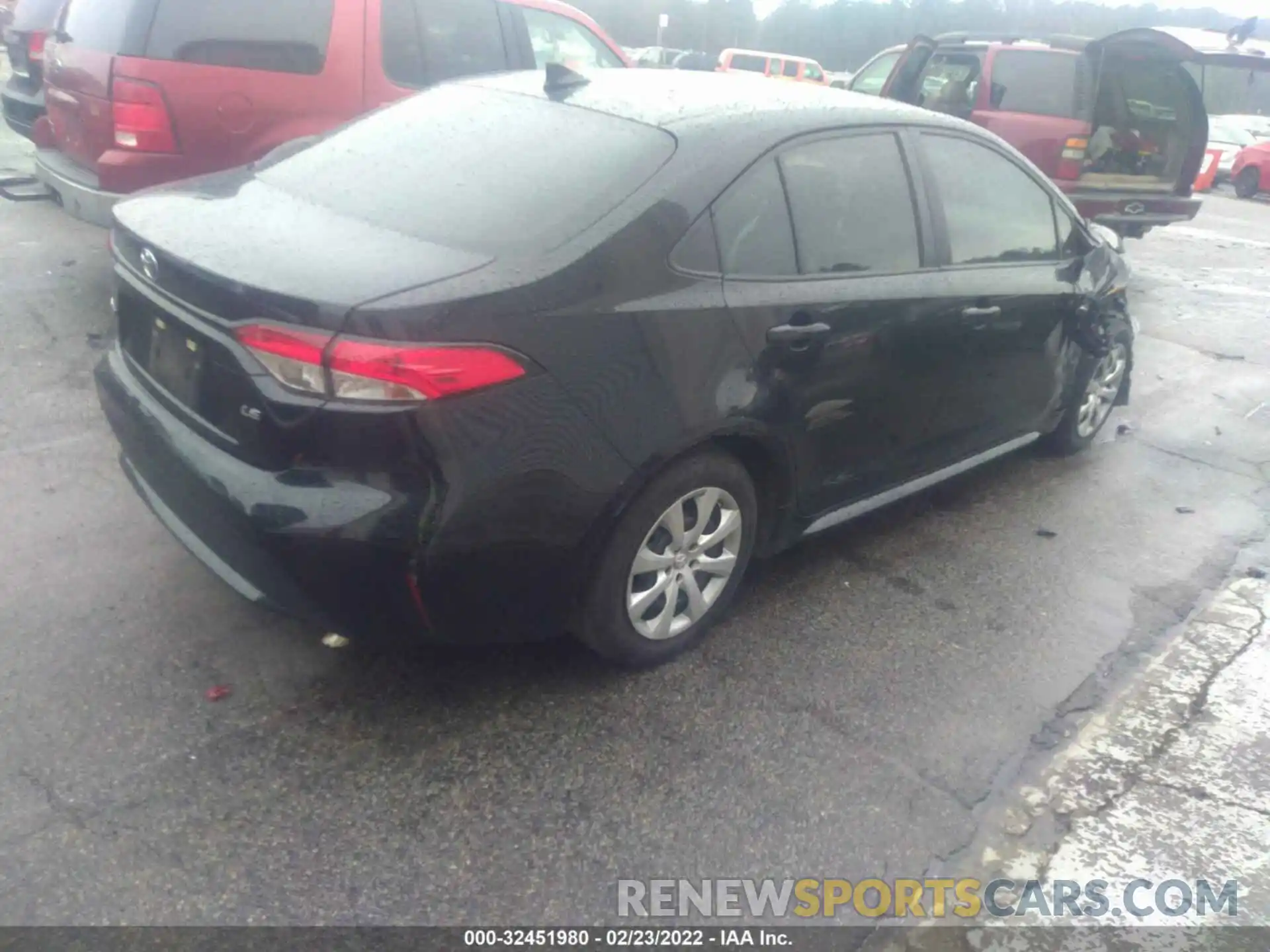 4 Photograph of a damaged car 5YFEPRAE8LP089908 TOYOTA COROLLA 2020