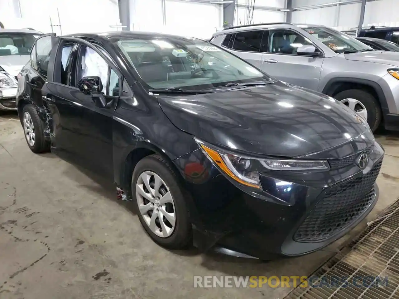 1 Photograph of a damaged car 5YFEPRAE8LP090668 TOYOTA COROLLA 2020