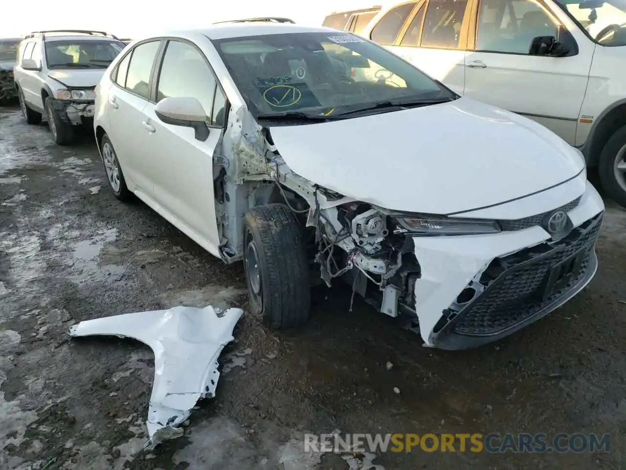 1 Photograph of a damaged car 5YFEPRAE8LP092047 TOYOTA COROLLA 2020