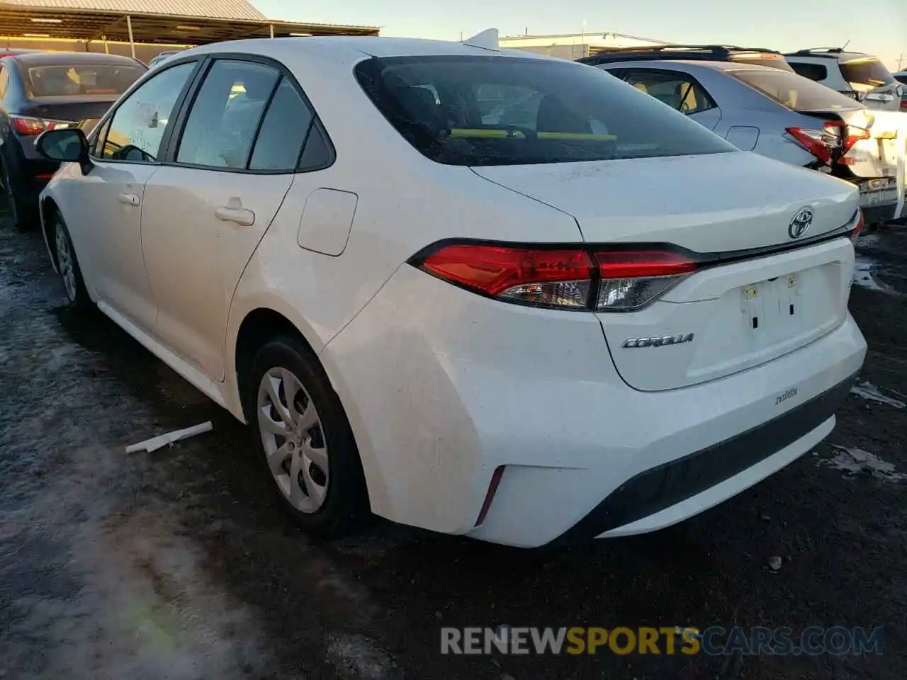 3 Photograph of a damaged car 5YFEPRAE8LP092047 TOYOTA COROLLA 2020