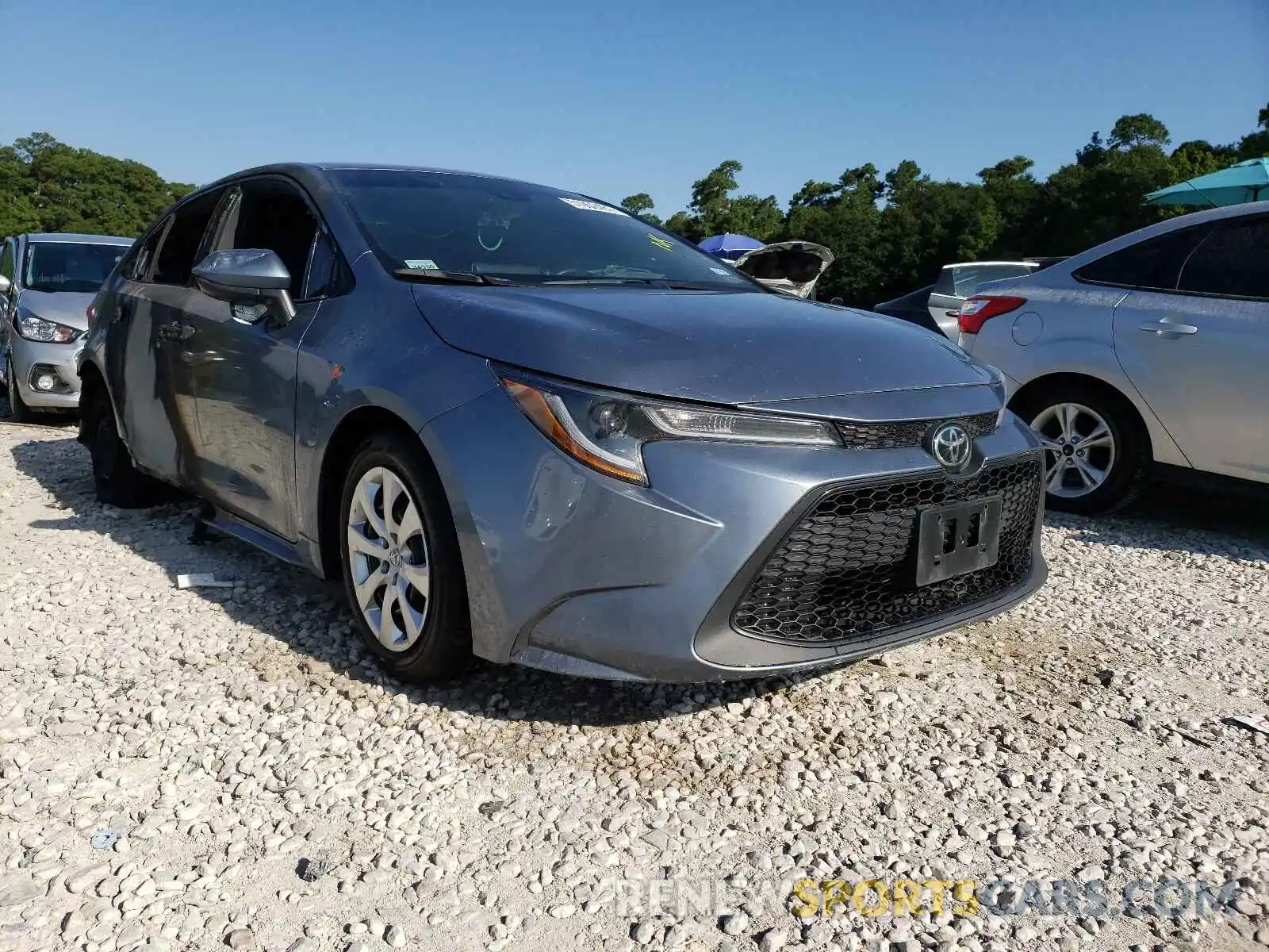 1 Photograph of a damaged car 5YFEPRAE8LP093750 TOYOTA COROLLA 2020