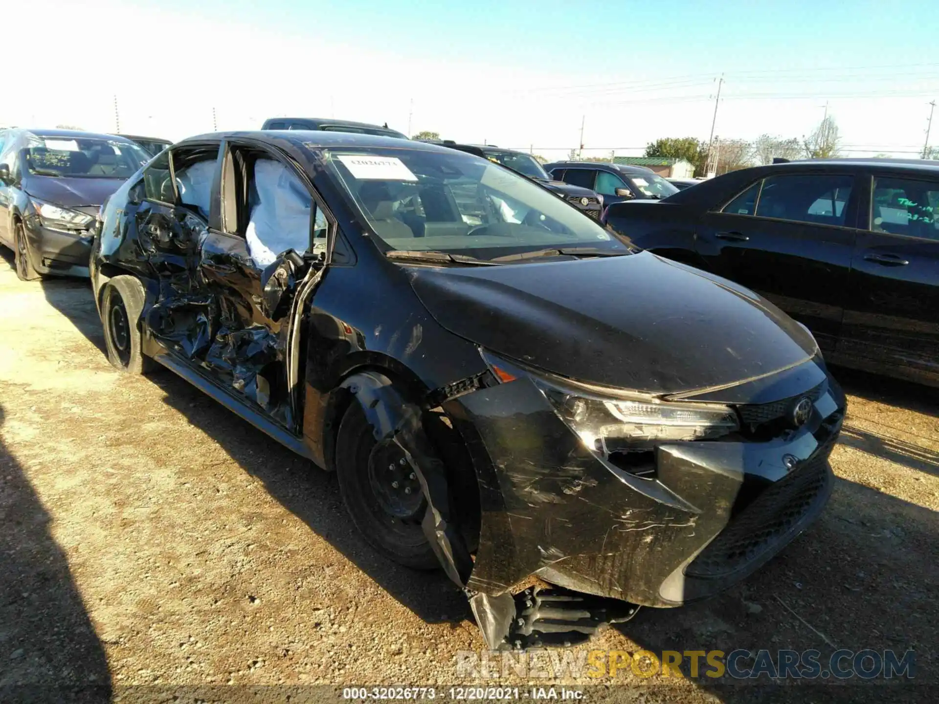 1 Photograph of a damaged car 5YFEPRAE8LP094087 TOYOTA COROLLA 2020