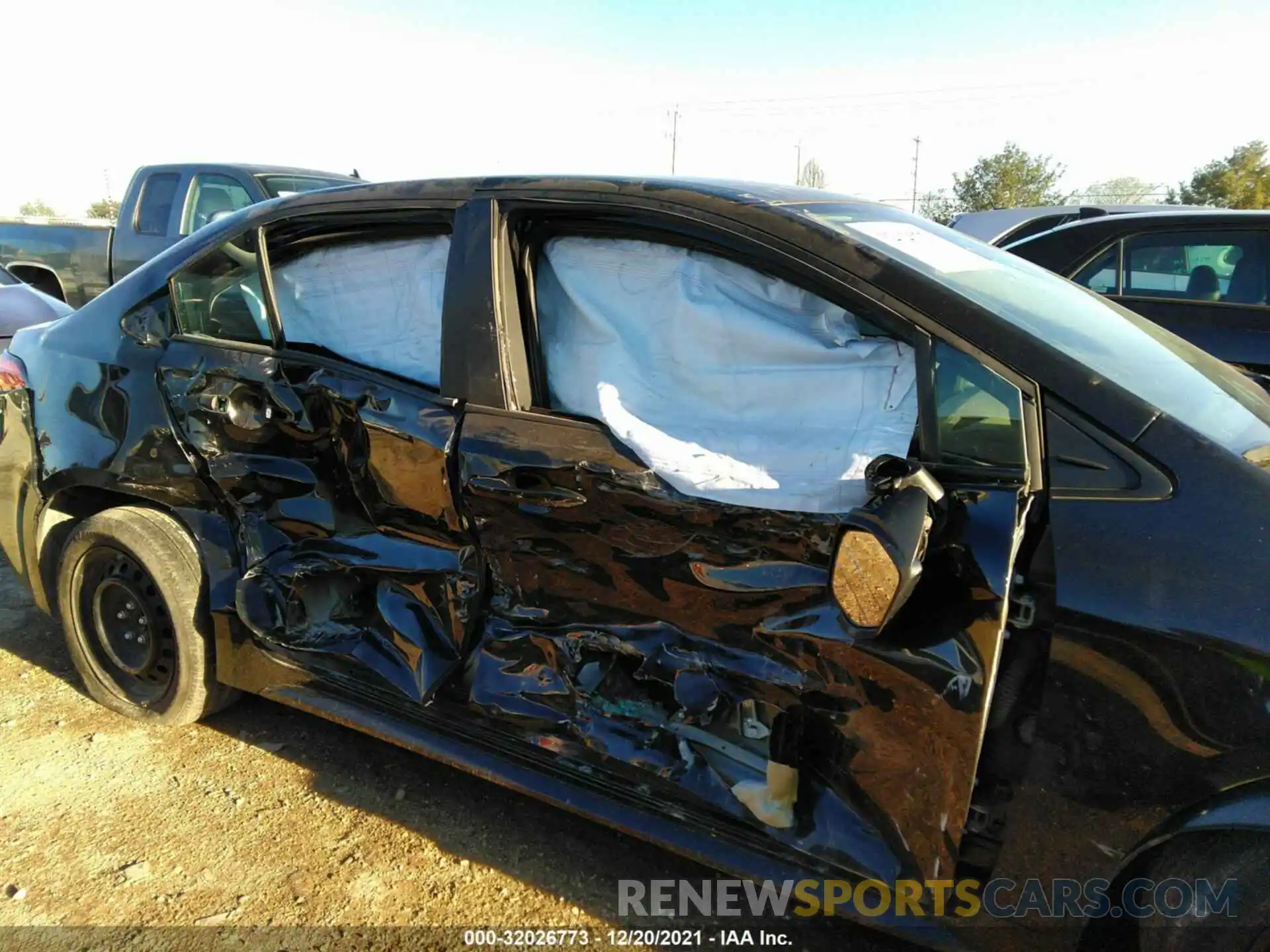 6 Photograph of a damaged car 5YFEPRAE8LP094087 TOYOTA COROLLA 2020