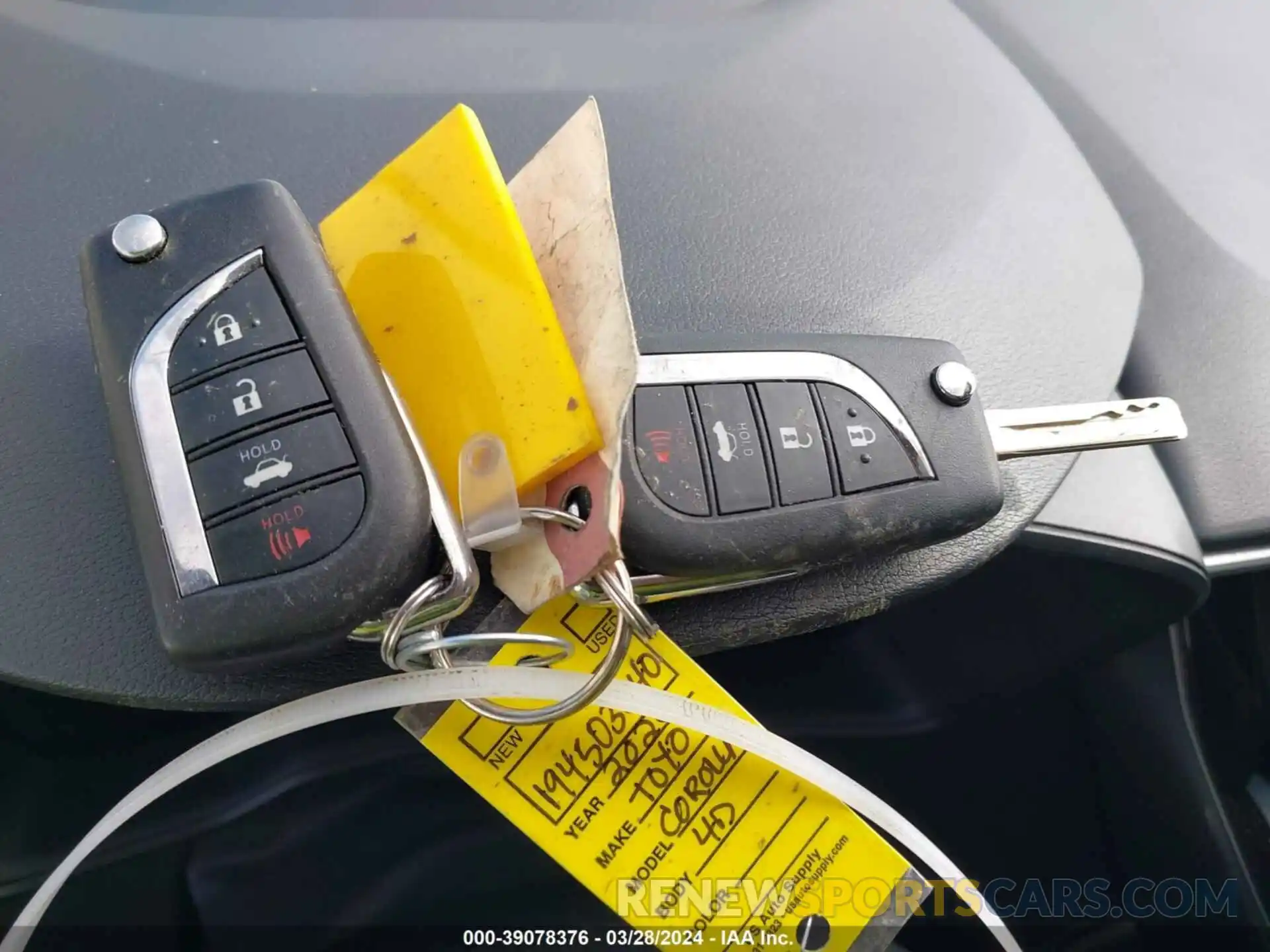 11 Photograph of a damaged car 5YFEPRAE8LP096132 TOYOTA COROLLA 2020