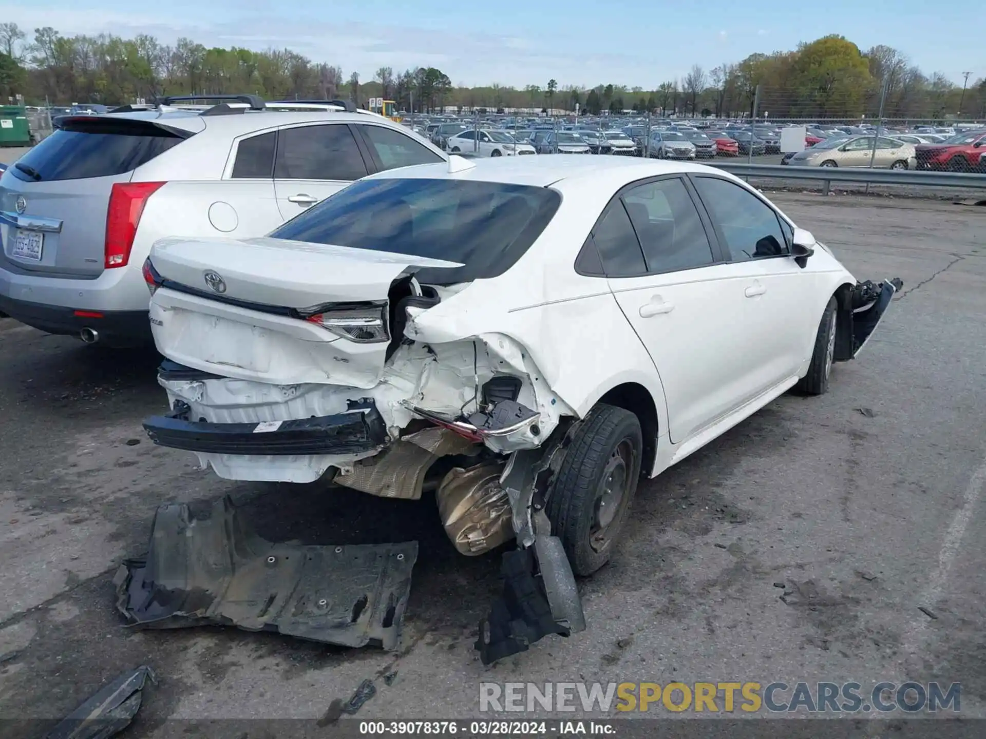 4 Photograph of a damaged car 5YFEPRAE8LP096132 TOYOTA COROLLA 2020