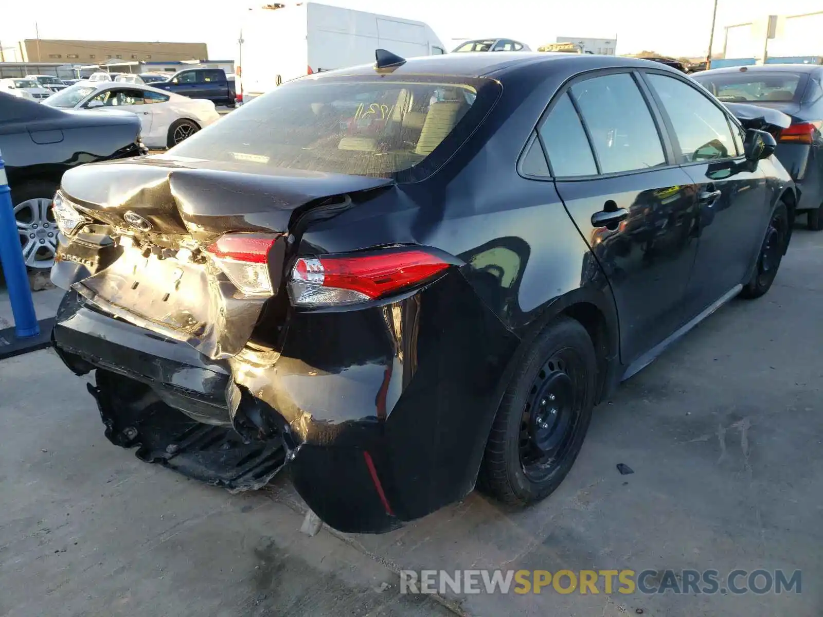 4 Photograph of a damaged car 5YFEPRAE8LP097099 TOYOTA COROLLA 2020