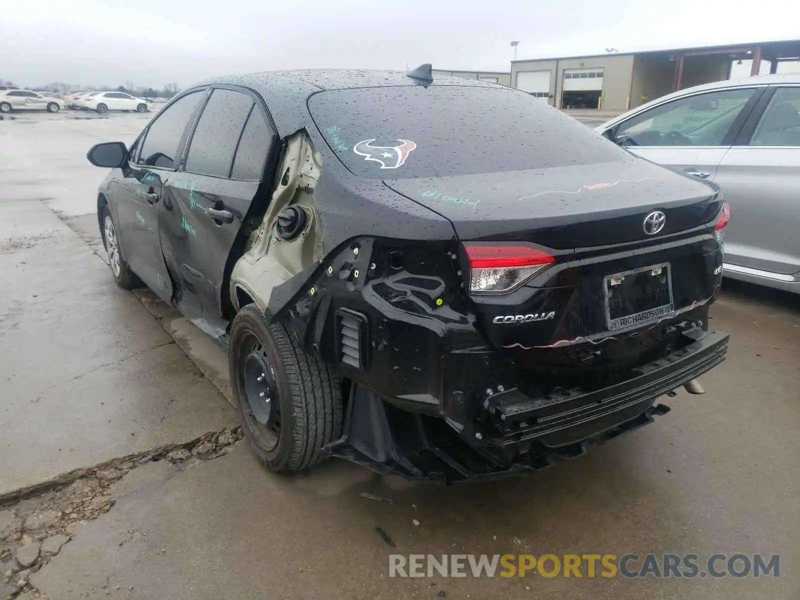 3 Photograph of a damaged car 5YFEPRAE8LP098091 TOYOTA COROLLA 2020