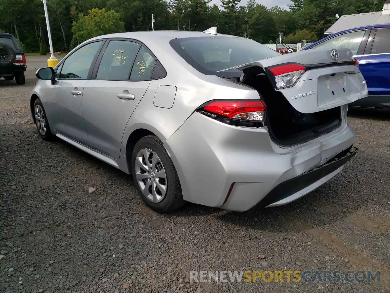 3 Photograph of a damaged car 5YFEPRAE8LP100096 TOYOTA COROLLA 2020