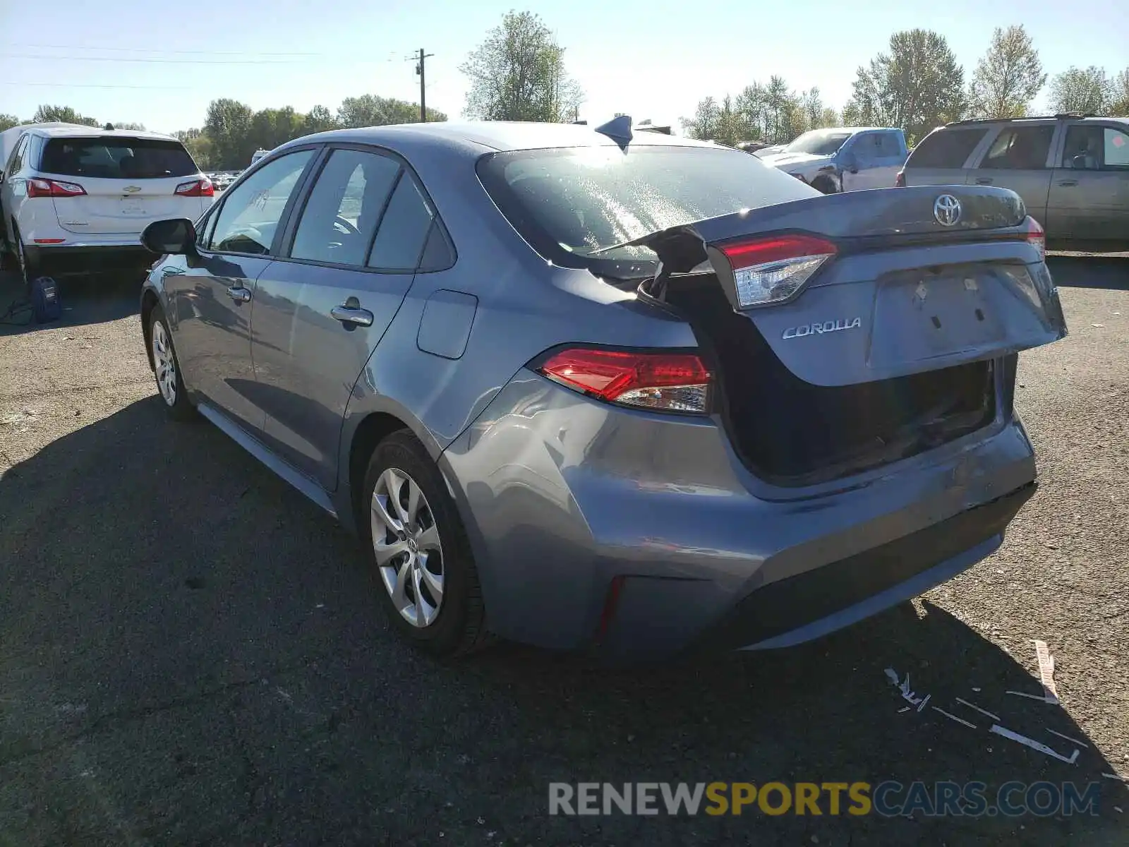 3 Photograph of a damaged car 5YFEPRAE8LP100731 TOYOTA COROLLA 2020