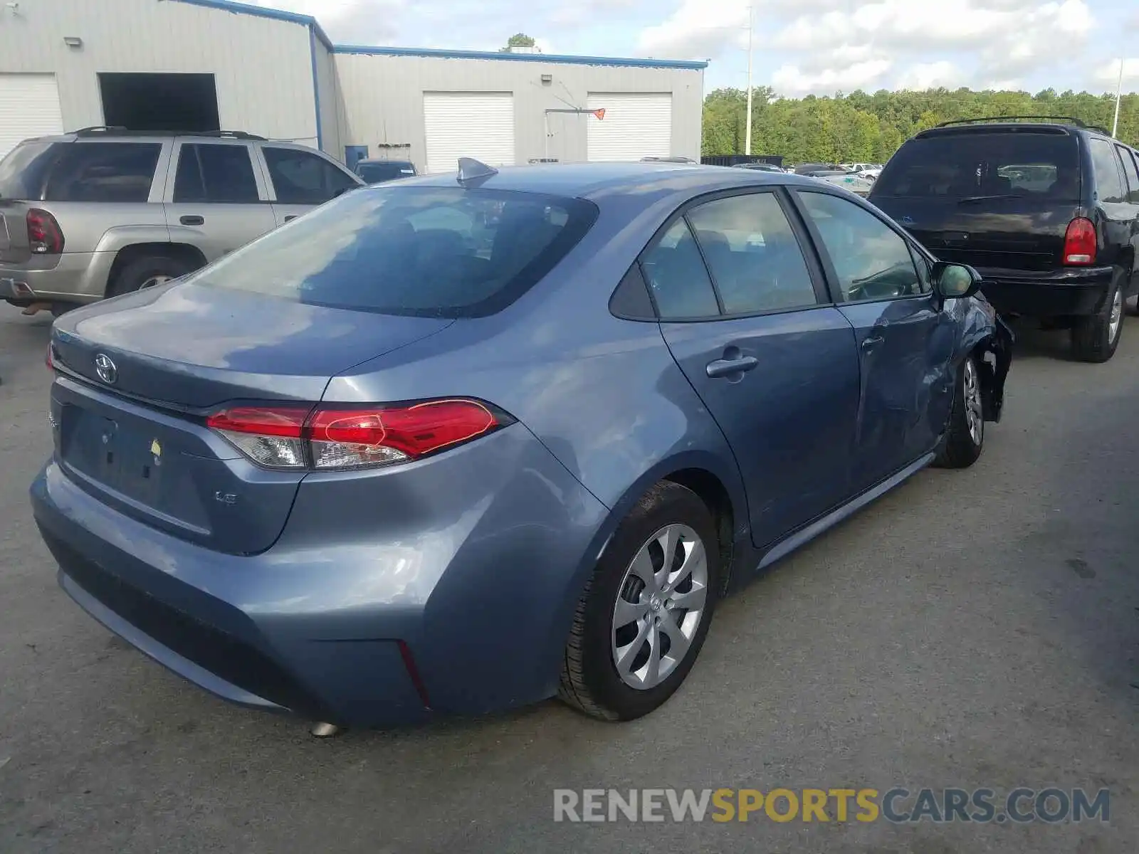 4 Photograph of a damaged car 5YFEPRAE8LP102480 TOYOTA COROLLA 2020