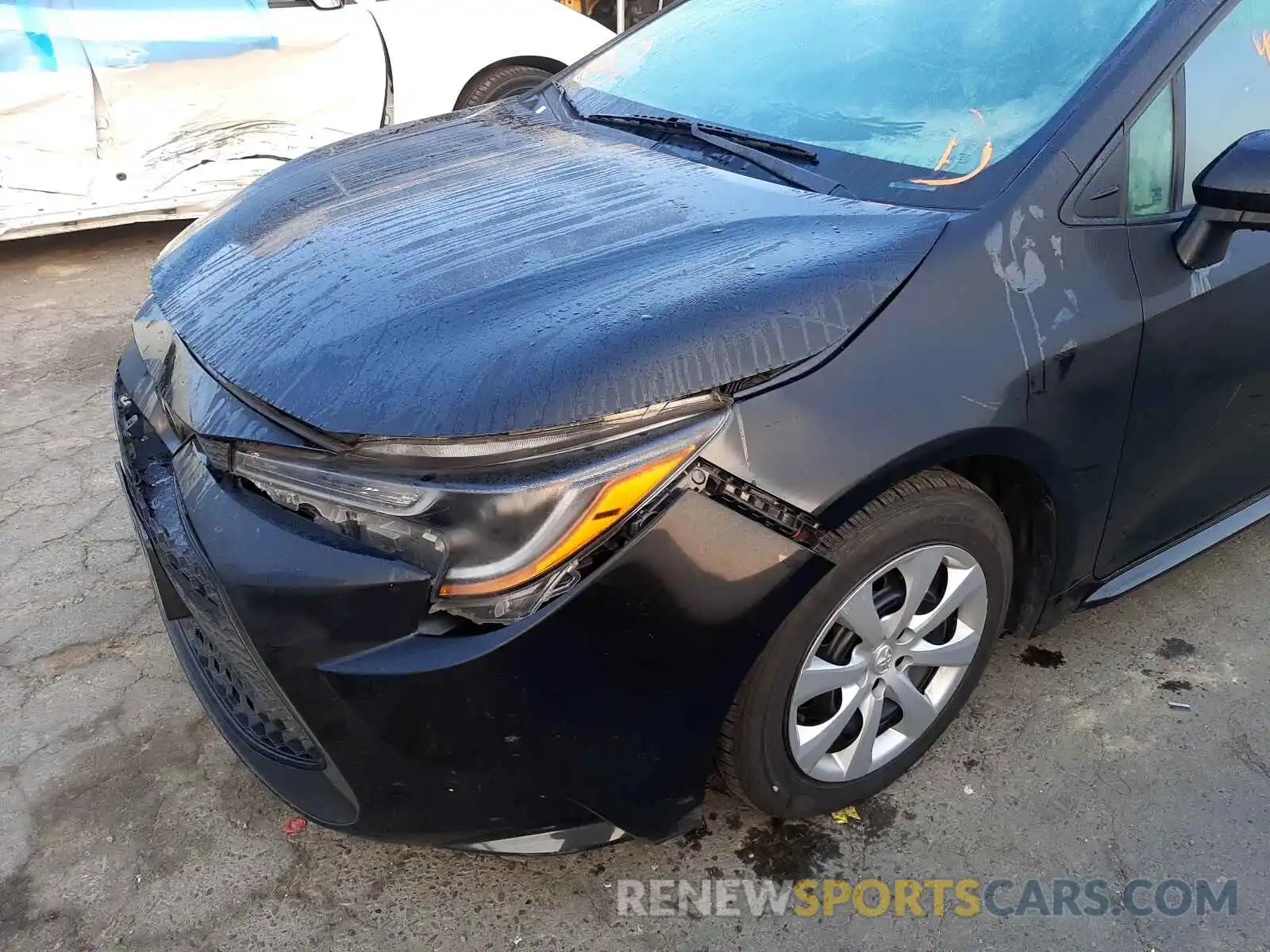 9 Photograph of a damaged car 5YFEPRAE8LP102785 TOYOTA COROLLA 2020