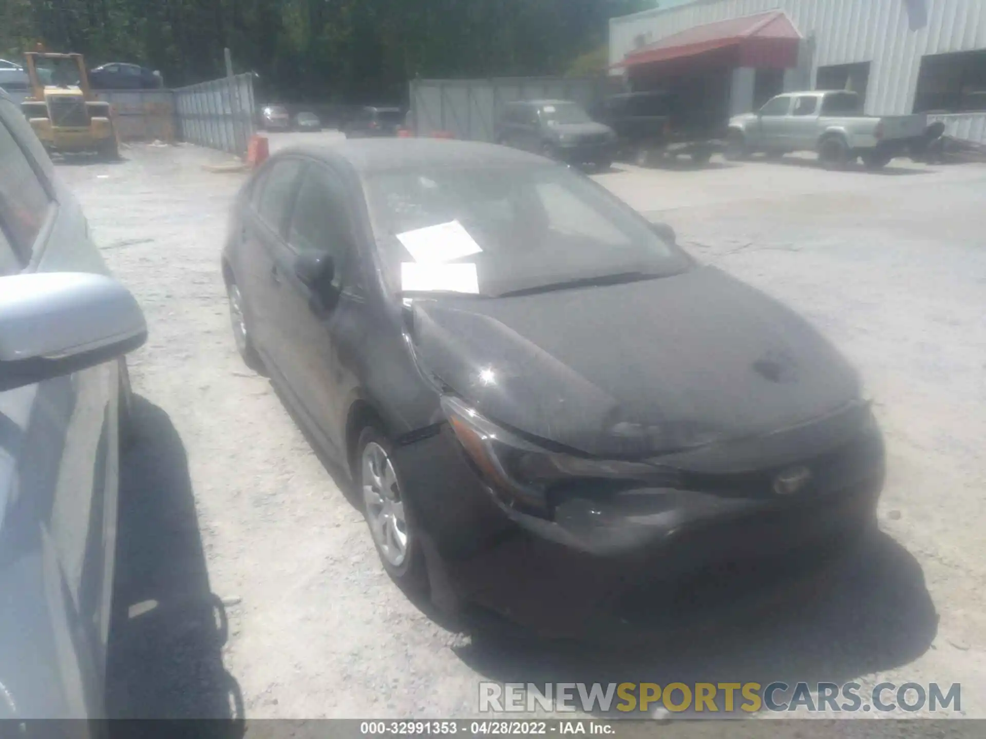 1 Photograph of a damaged car 5YFEPRAE8LP105525 TOYOTA COROLLA 2020