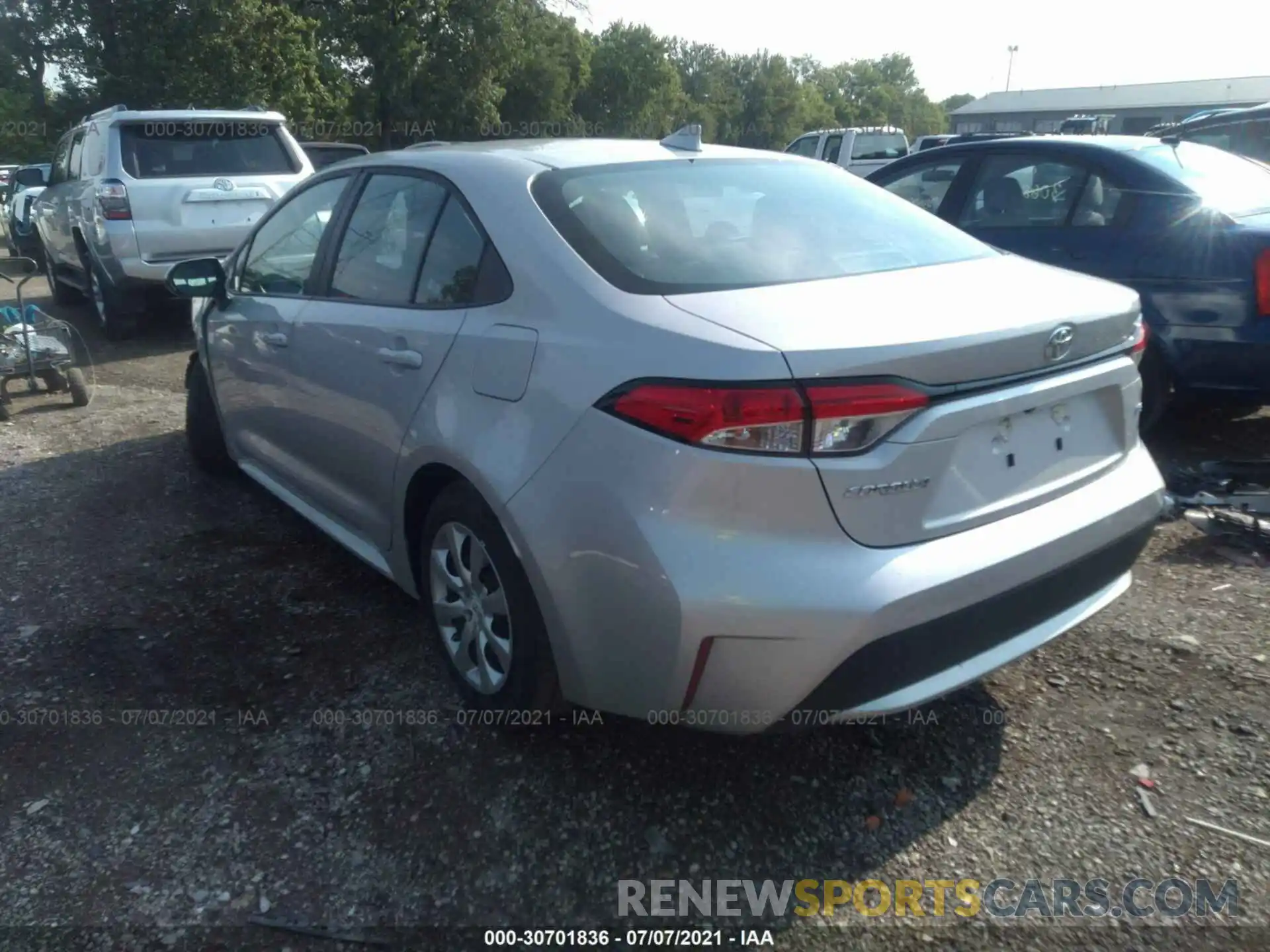 3 Photograph of a damaged car 5YFEPRAE8LP105640 TOYOTA COROLLA 2020