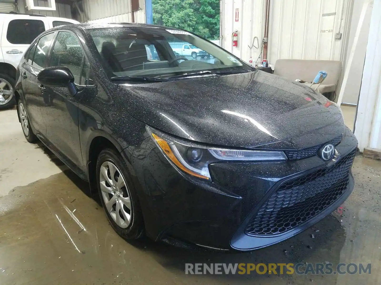 1 Photograph of a damaged car 5YFEPRAE8LP105783 TOYOTA COROLLA 2020