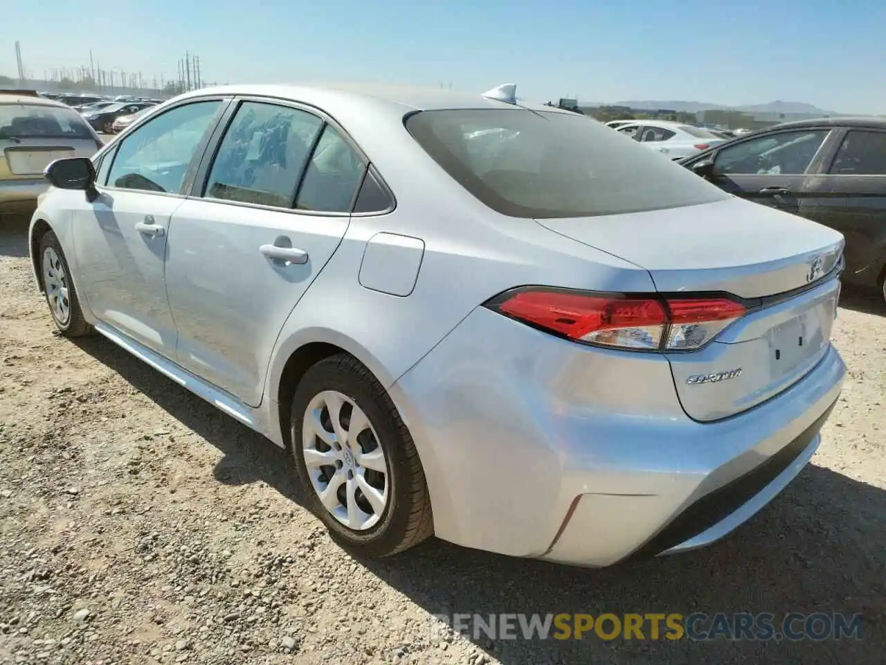 3 Photograph of a damaged car 5YFEPRAE8LP105881 TOYOTA COROLLA 2020