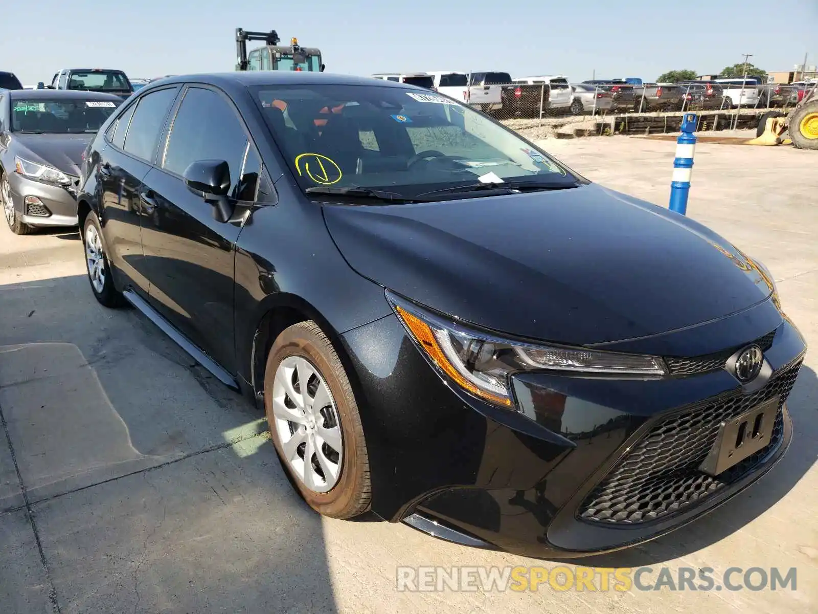 1 Photograph of a damaged car 5YFEPRAE8LP105914 TOYOTA COROLLA 2020