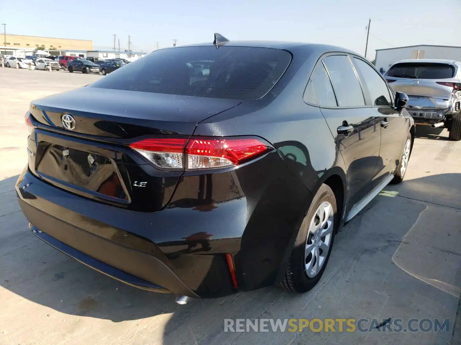 4 Photograph of a damaged car 5YFEPRAE8LP105914 TOYOTA COROLLA 2020