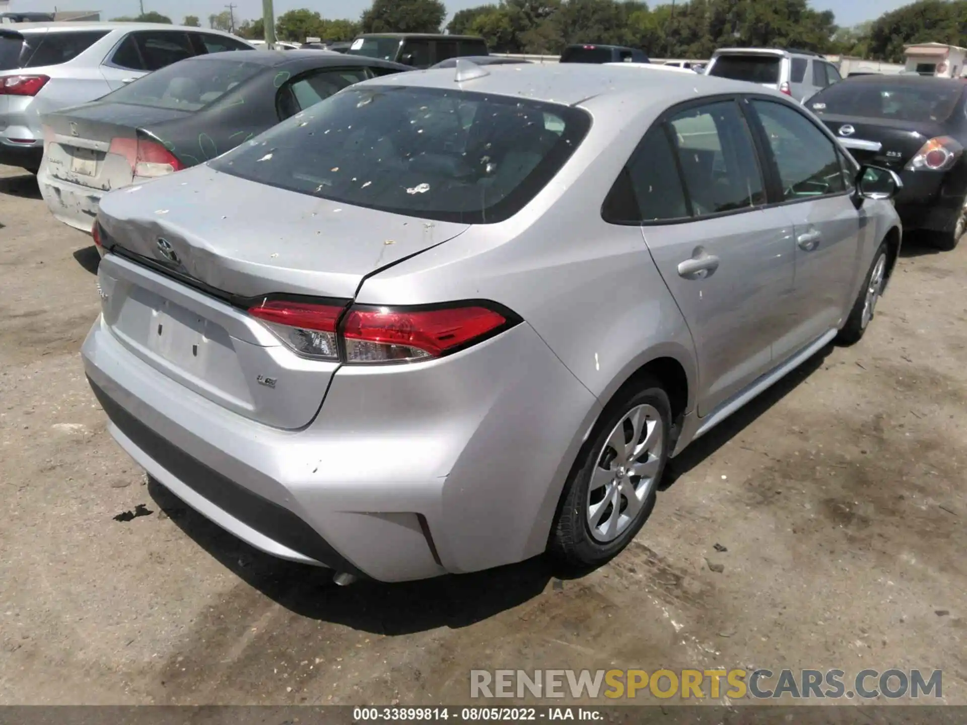 4 Photograph of a damaged car 5YFEPRAE8LP106075 TOYOTA COROLLA 2020