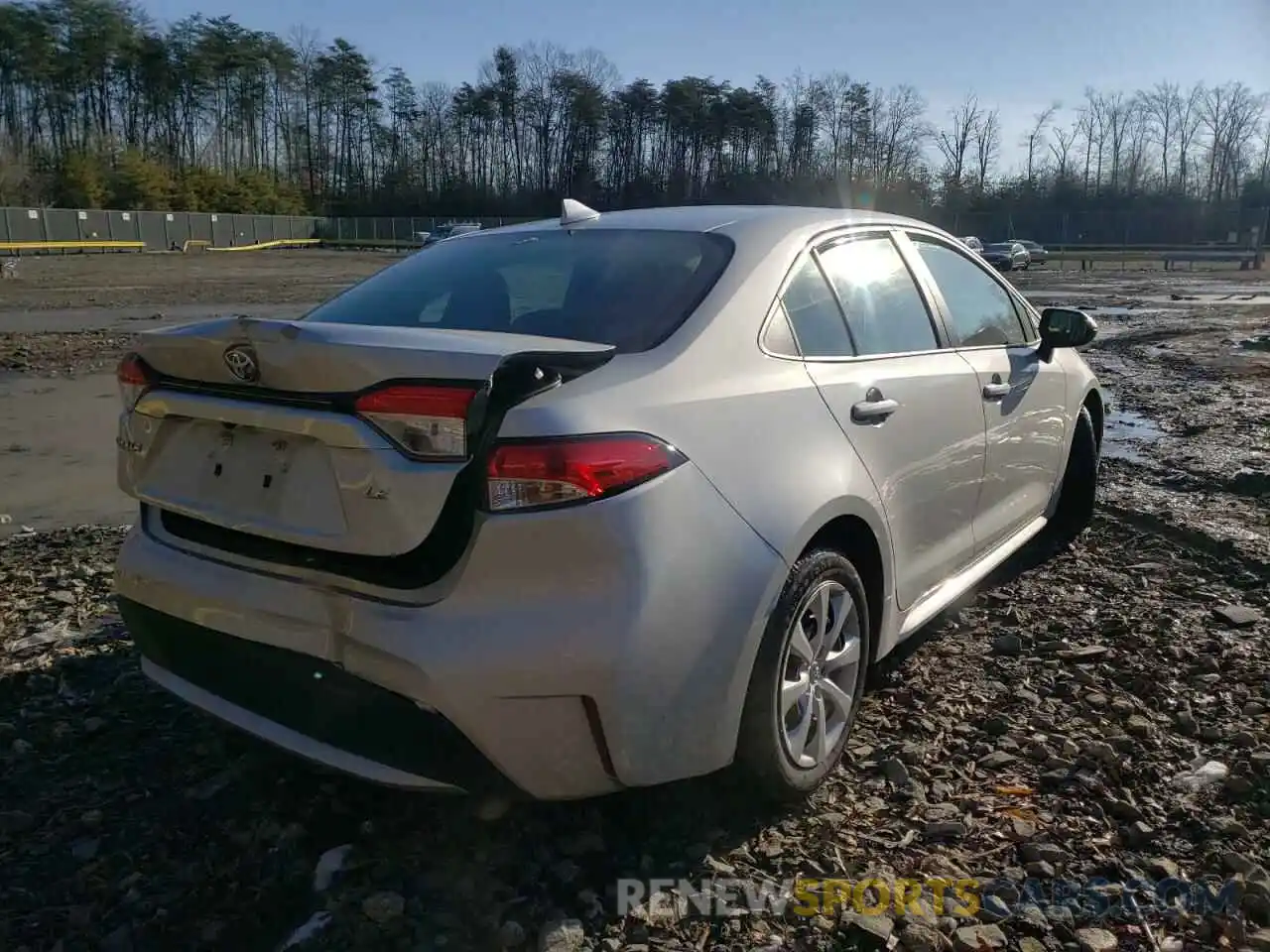 4 Photograph of a damaged car 5YFEPRAE8LP107050 TOYOTA COROLLA 2020