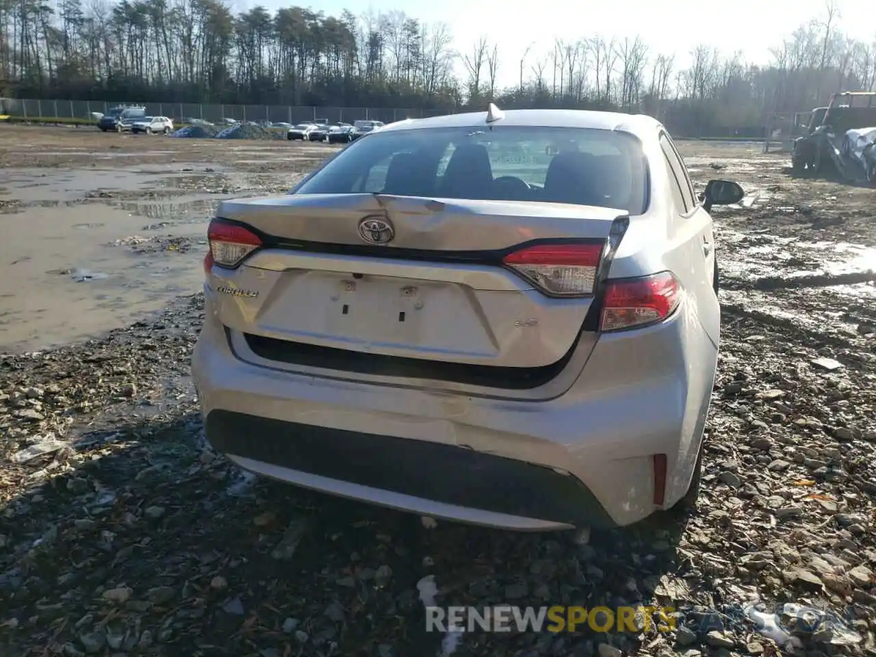 9 Photograph of a damaged car 5YFEPRAE8LP107050 TOYOTA COROLLA 2020