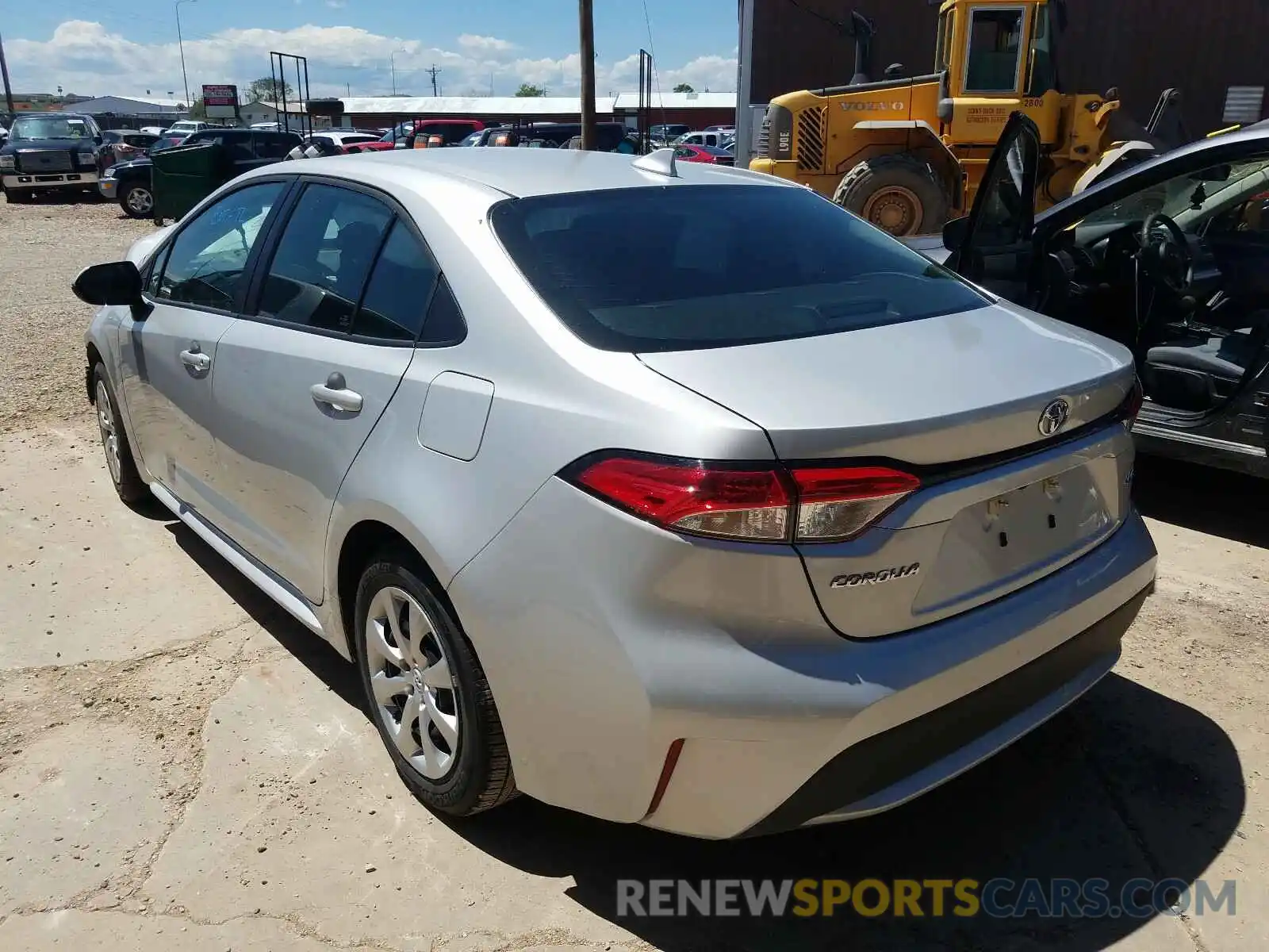 3 Photograph of a damaged car 5YFEPRAE8LP108005 TOYOTA COROLLA 2020