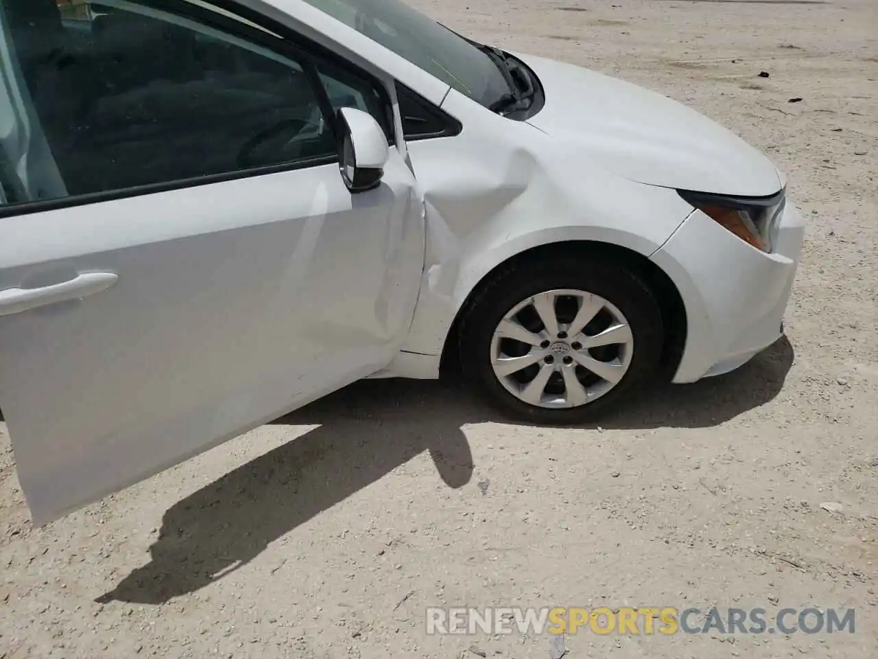 9 Photograph of a damaged car 5YFEPRAE8LP108117 TOYOTA COROLLA 2020