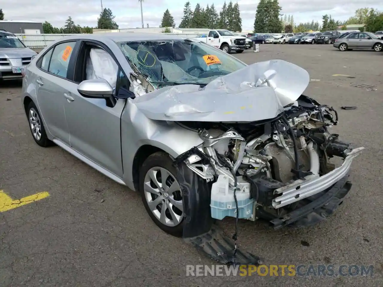 1 Photograph of a damaged car 5YFEPRAE8LP108165 TOYOTA COROLLA 2020