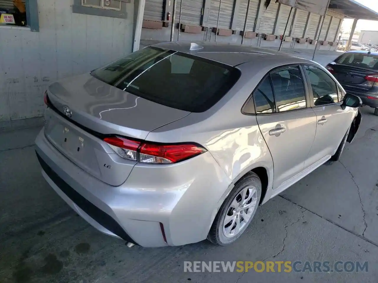 4 Photograph of a damaged car 5YFEPRAE8LP108554 TOYOTA COROLLA 2020