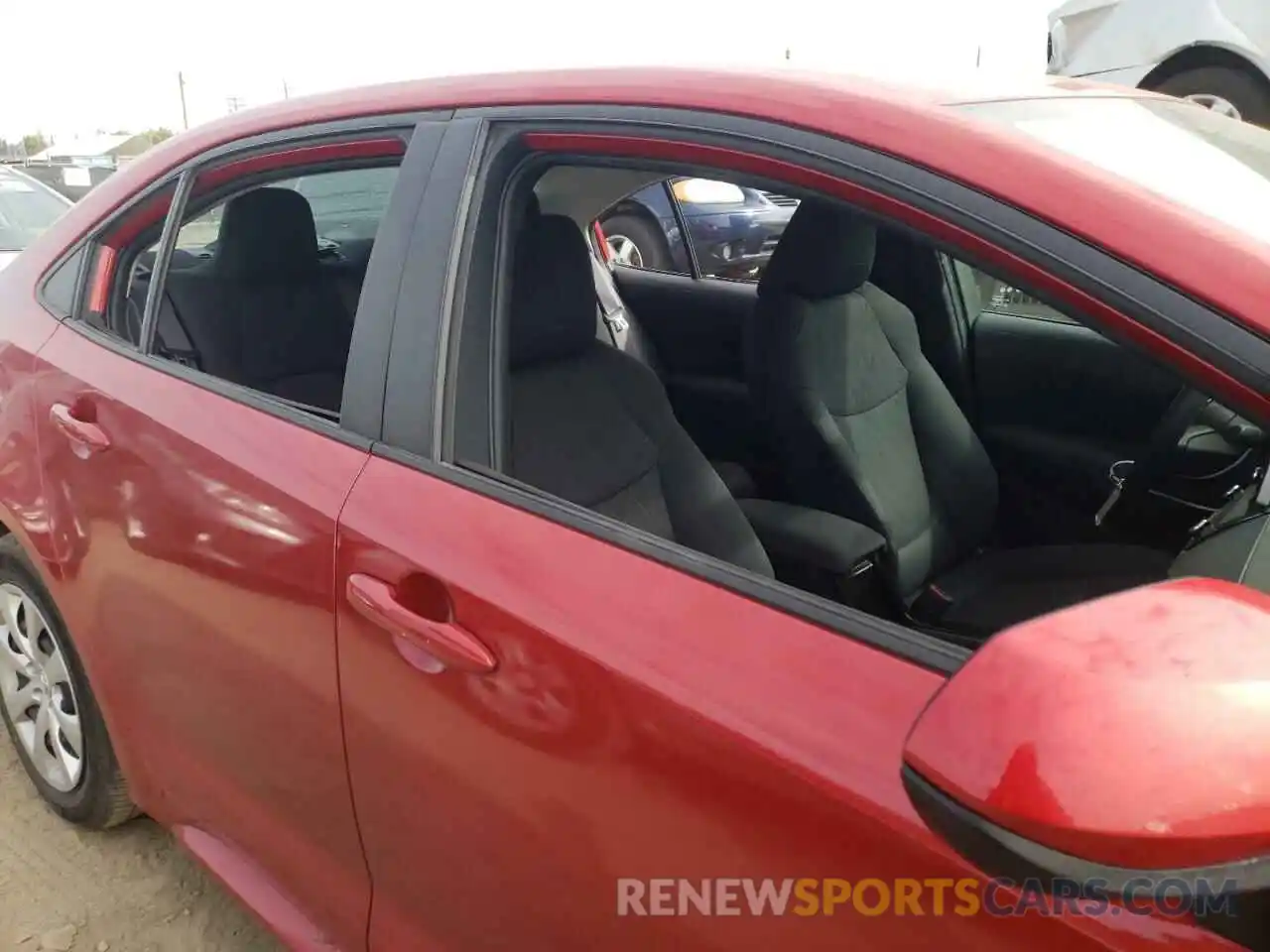 9 Photograph of a damaged car 5YFEPRAE8LP108621 TOYOTA COROLLA 2020