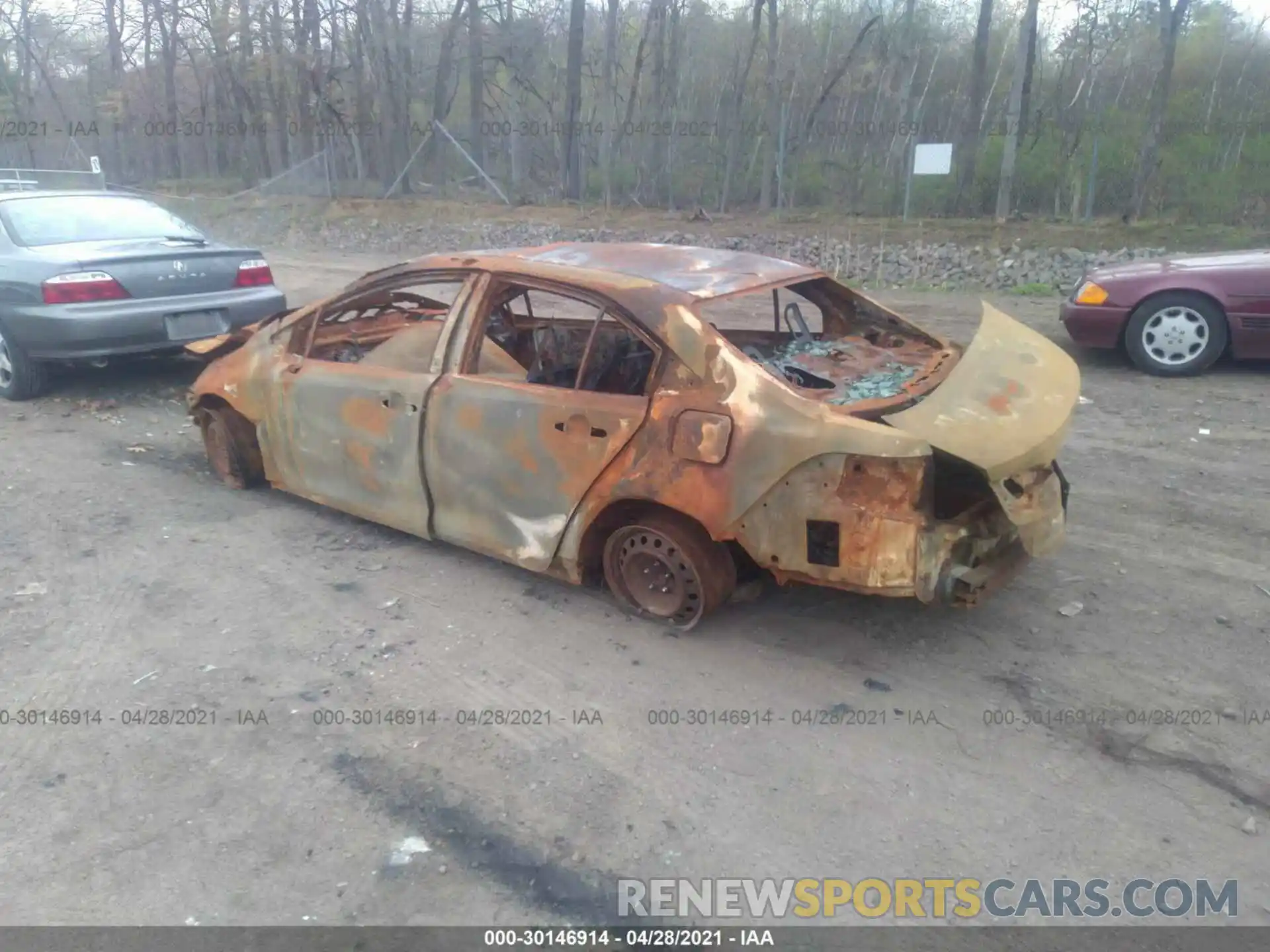 3 Photograph of a damaged car 5YFEPRAE8LP108831 TOYOTA COROLLA 2020