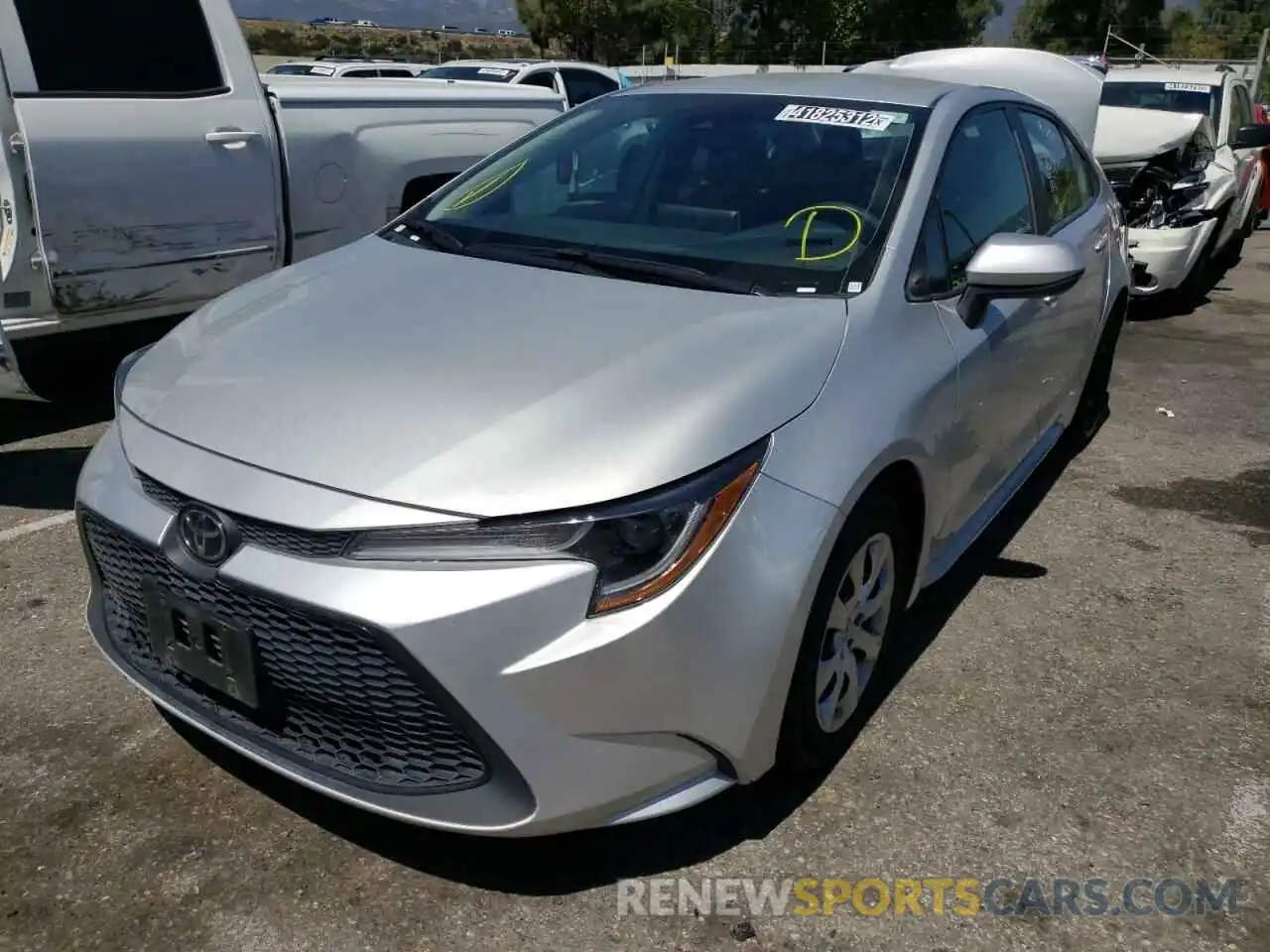 2 Photograph of a damaged car 5YFEPRAE8LP109073 TOYOTA COROLLA 2020