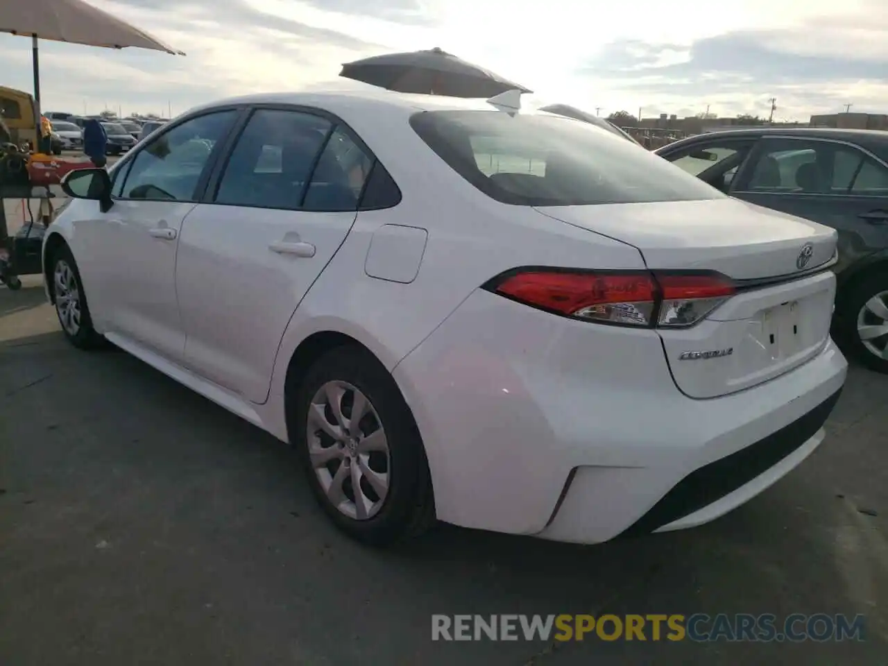 3 Photograph of a damaged car 5YFEPRAE8LP109221 TOYOTA COROLLA 2020