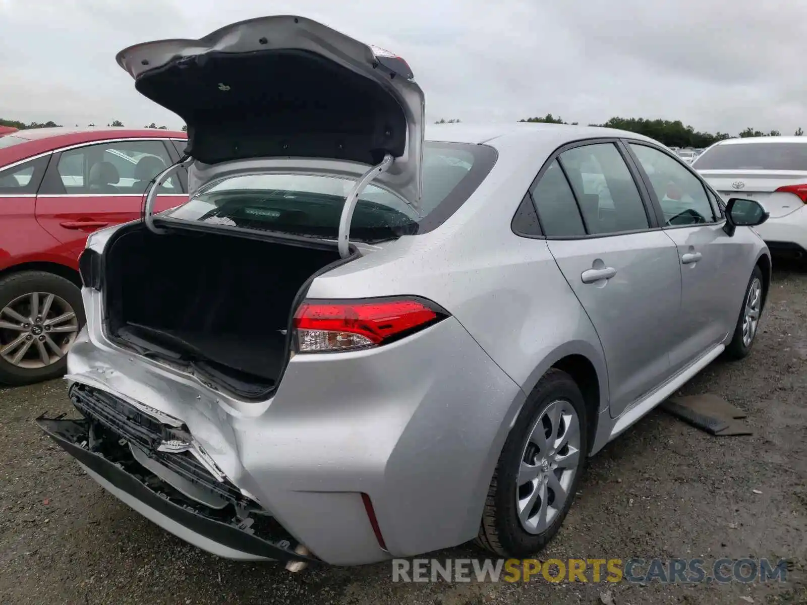 4 Photograph of a damaged car 5YFEPRAE8LP110739 TOYOTA COROLLA 2020