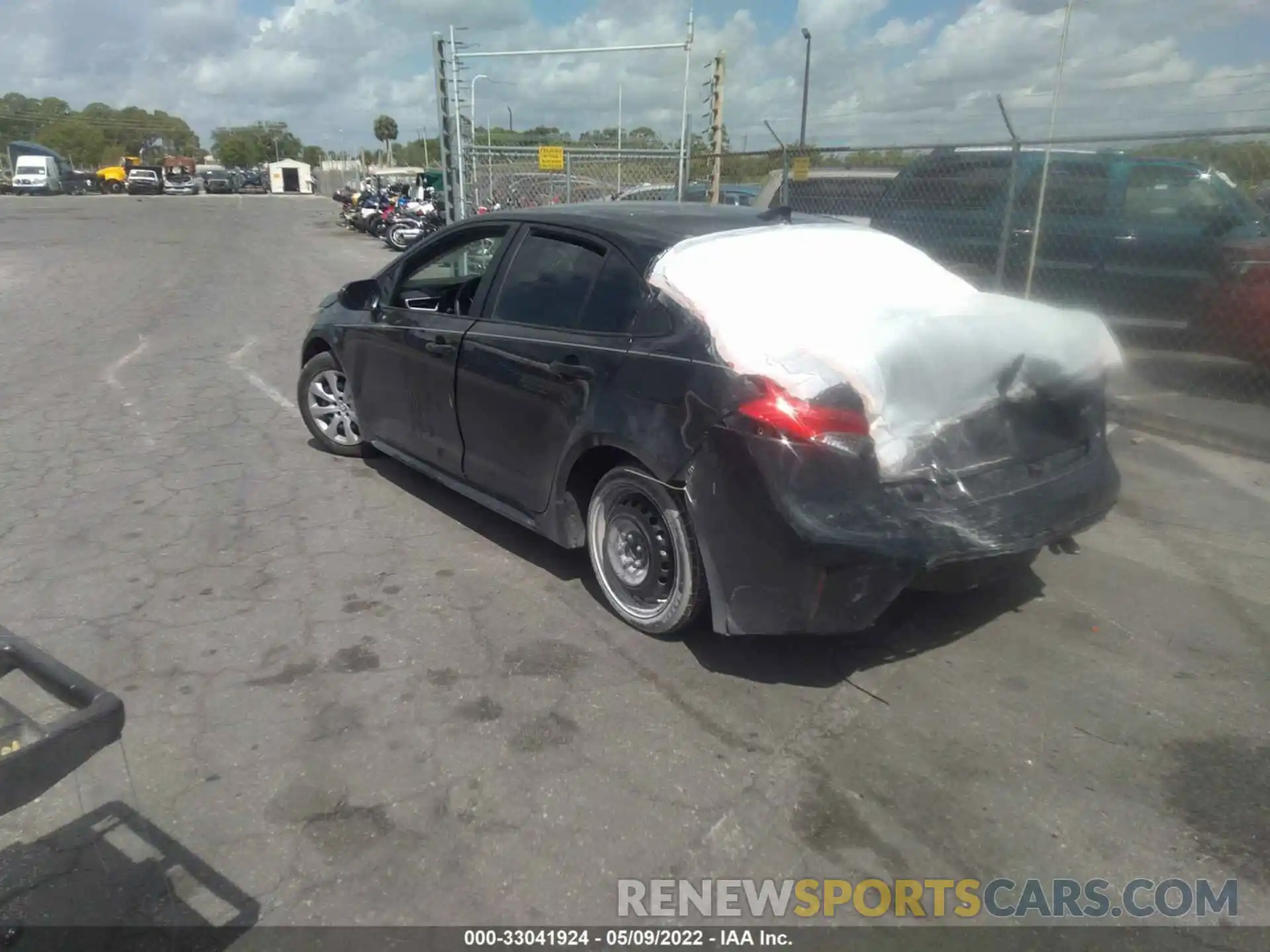 3 Photograph of a damaged car 5YFEPRAE8LP111003 TOYOTA COROLLA 2020