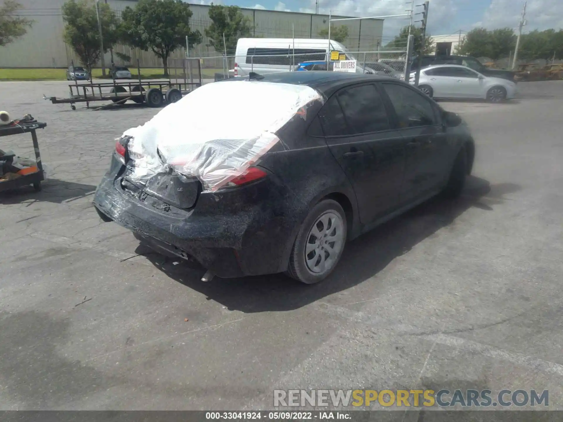 4 Photograph of a damaged car 5YFEPRAE8LP111003 TOYOTA COROLLA 2020