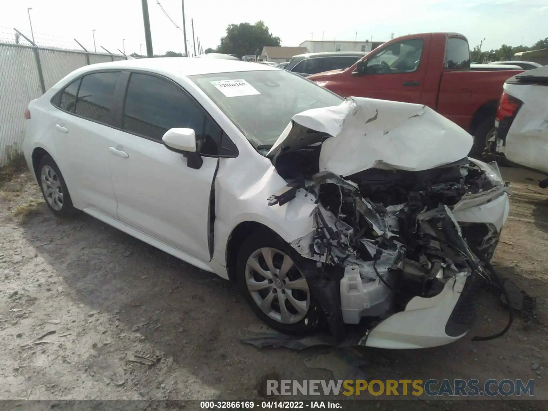 1 Photograph of a damaged car 5YFEPRAE8LP111051 TOYOTA COROLLA 2020