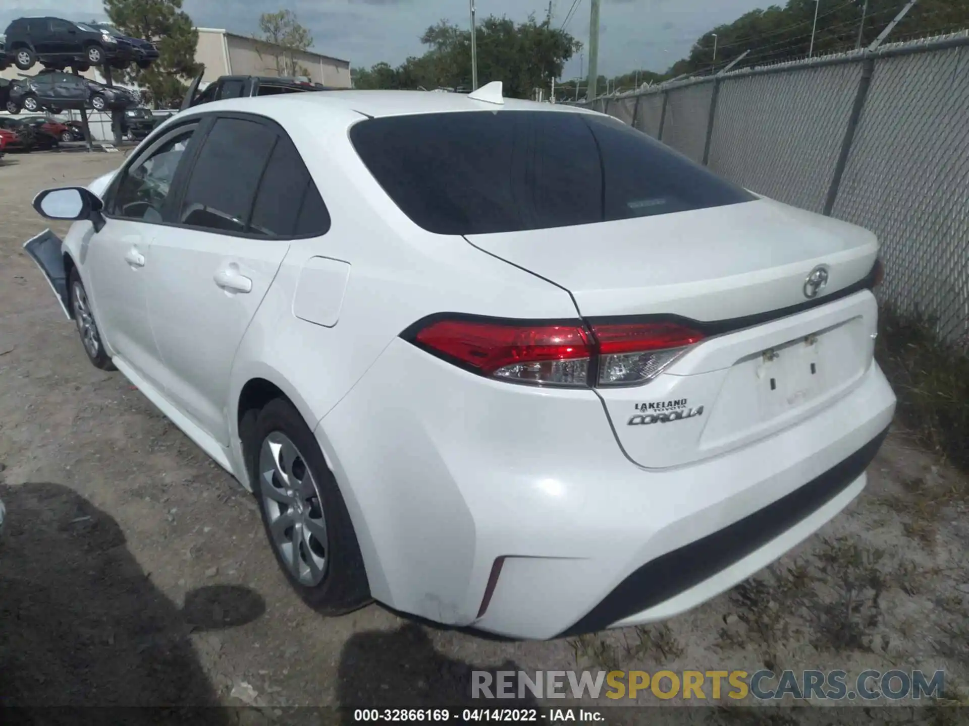 3 Photograph of a damaged car 5YFEPRAE8LP111051 TOYOTA COROLLA 2020