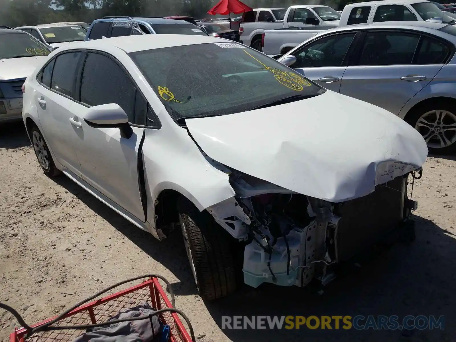 1 Photograph of a damaged car 5YFEPRAE8LP113527 TOYOTA COROLLA 2020