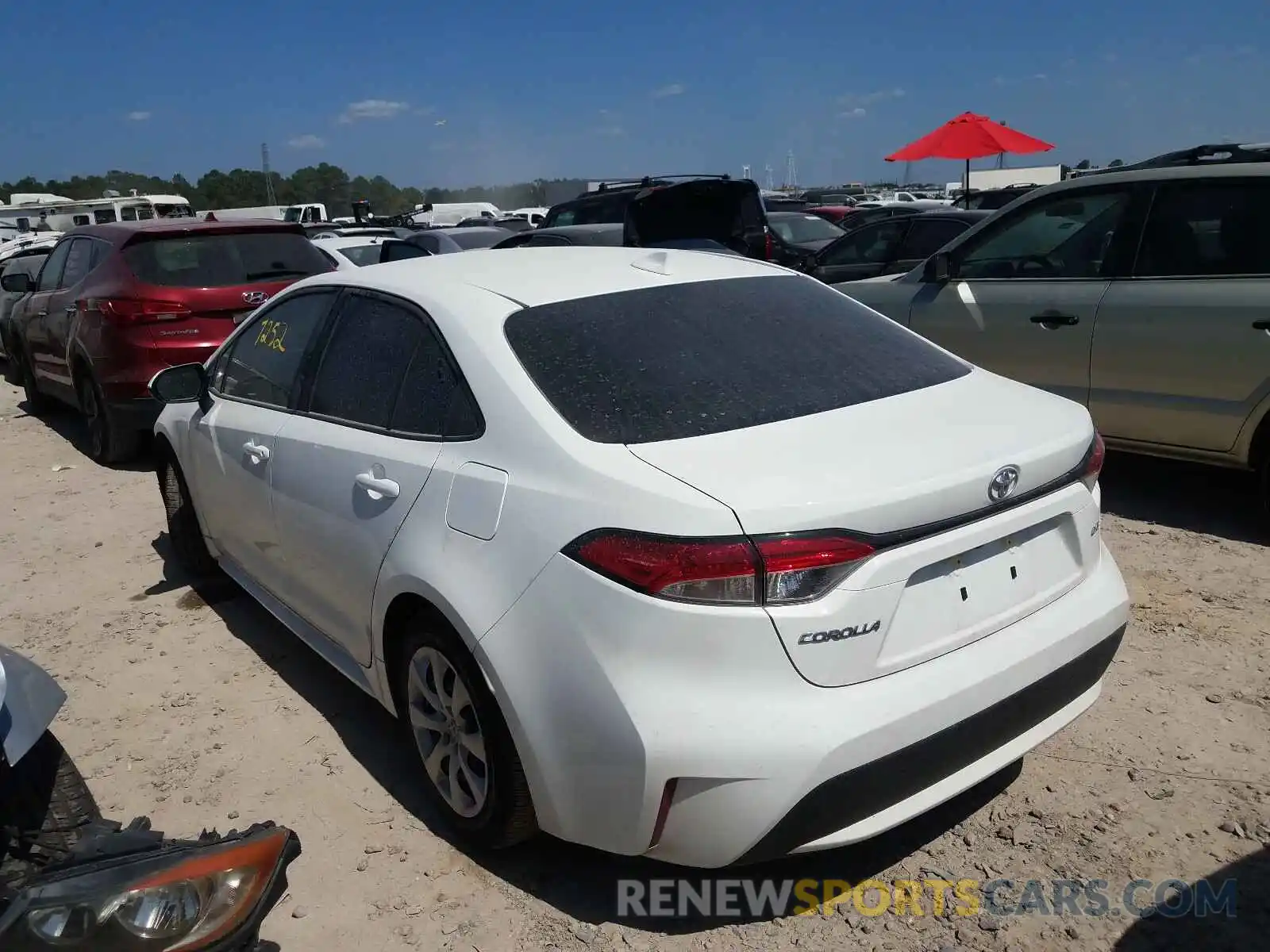 3 Photograph of a damaged car 5YFEPRAE8LP113527 TOYOTA COROLLA 2020