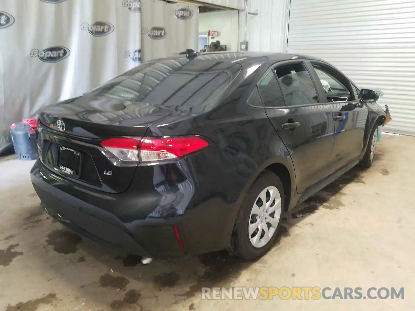 4 Photograph of a damaged car 5YFEPRAE8LP115598 TOYOTA COROLLA 2020