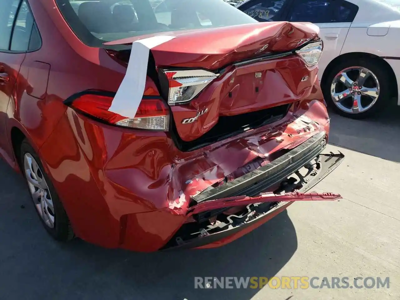 9 Photograph of a damaged car 5YFEPRAE8LP116203 TOYOTA COROLLA 2020