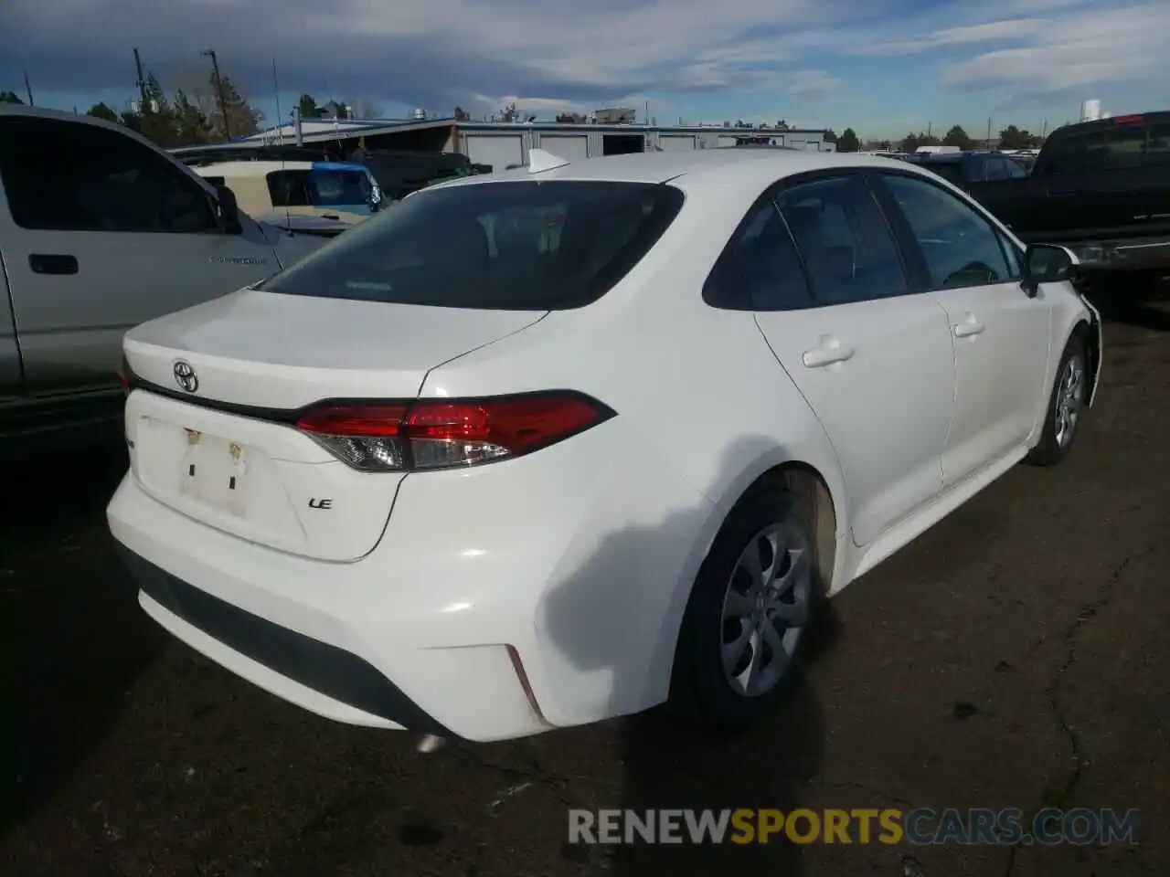 4 Photograph of a damaged car 5YFEPRAE8LP116573 TOYOTA COROLLA 2020