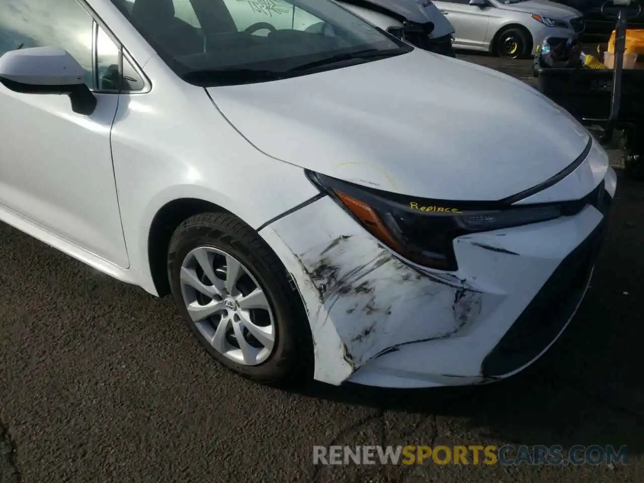 9 Photograph of a damaged car 5YFEPRAE8LP116573 TOYOTA COROLLA 2020