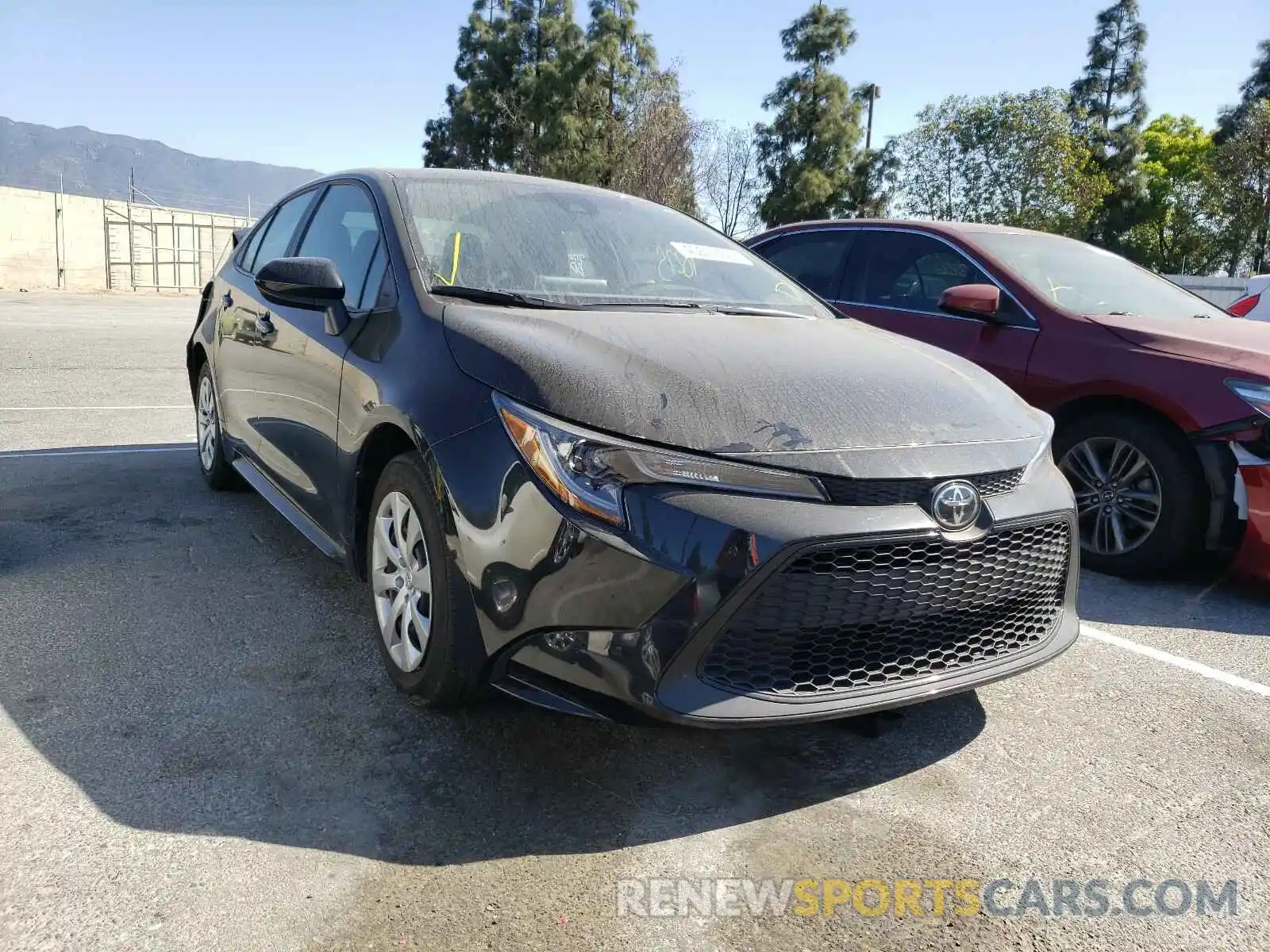 1 Photograph of a damaged car 5YFEPRAE8LP116654 TOYOTA COROLLA 2020