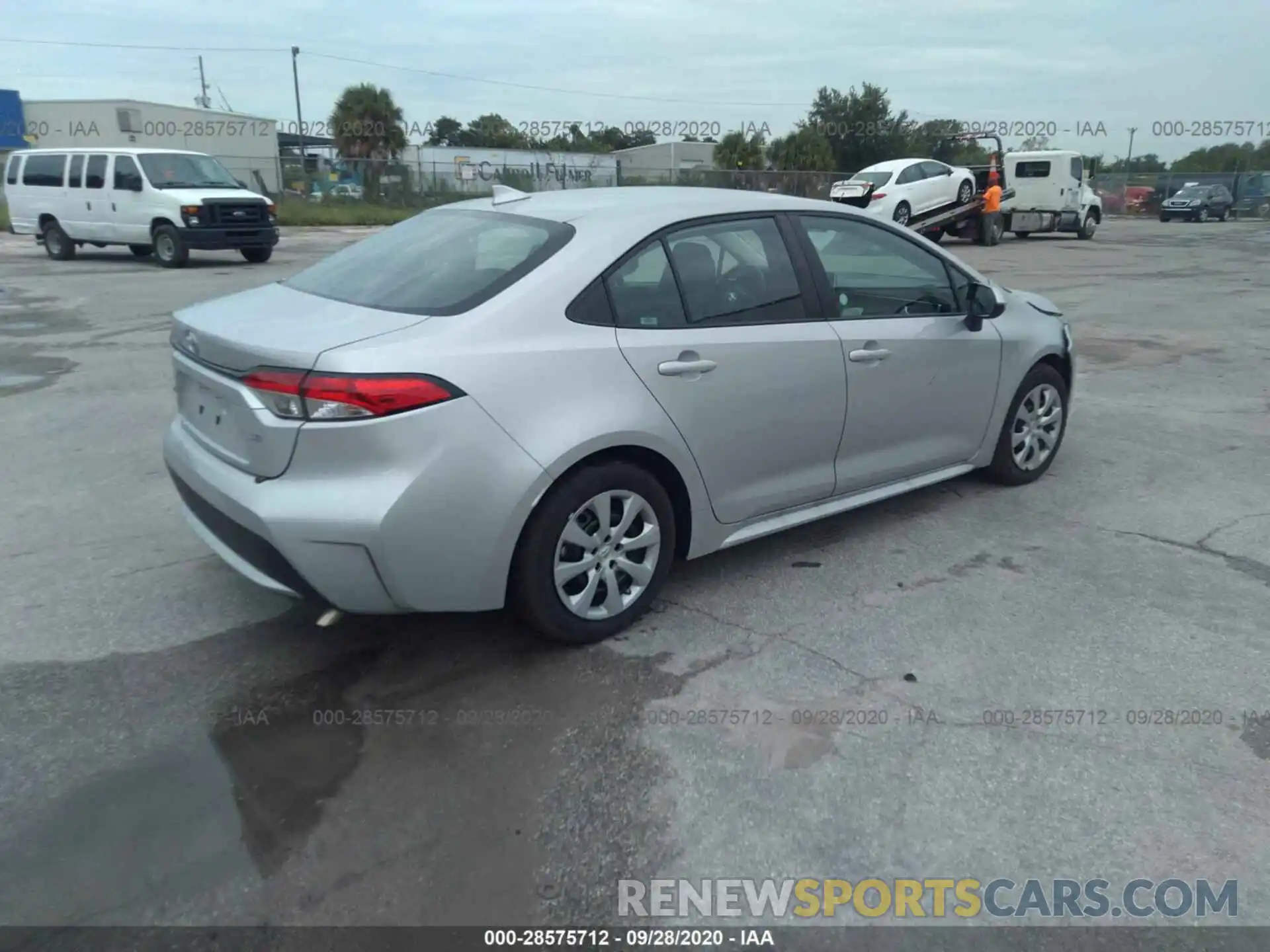 4 Photograph of a damaged car 5YFEPRAE8LP116816 TOYOTA COROLLA 2020