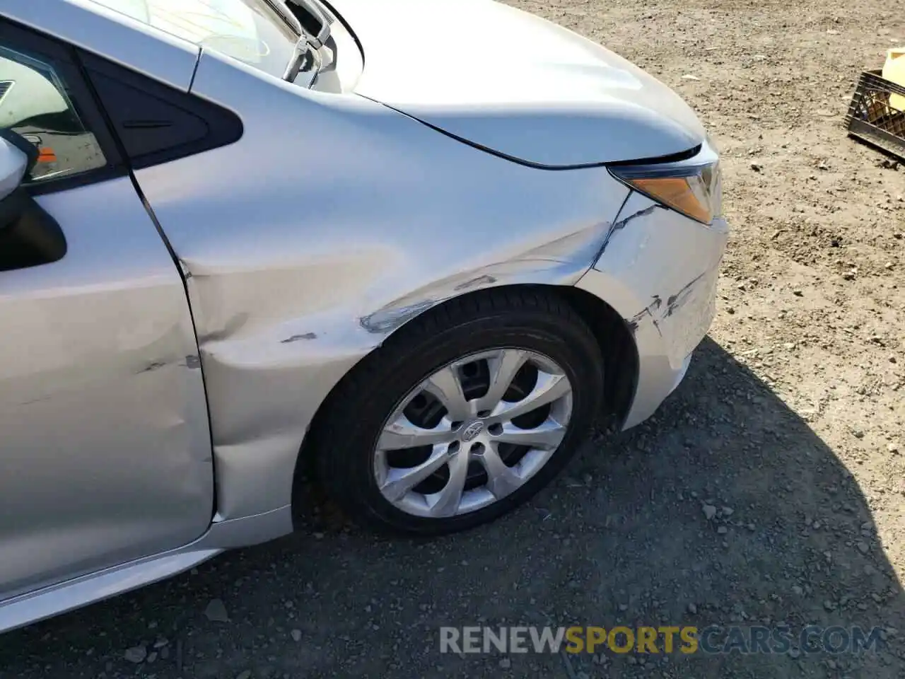 9 Photograph of a damaged car 5YFEPRAE8LP117190 TOYOTA COROLLA 2020