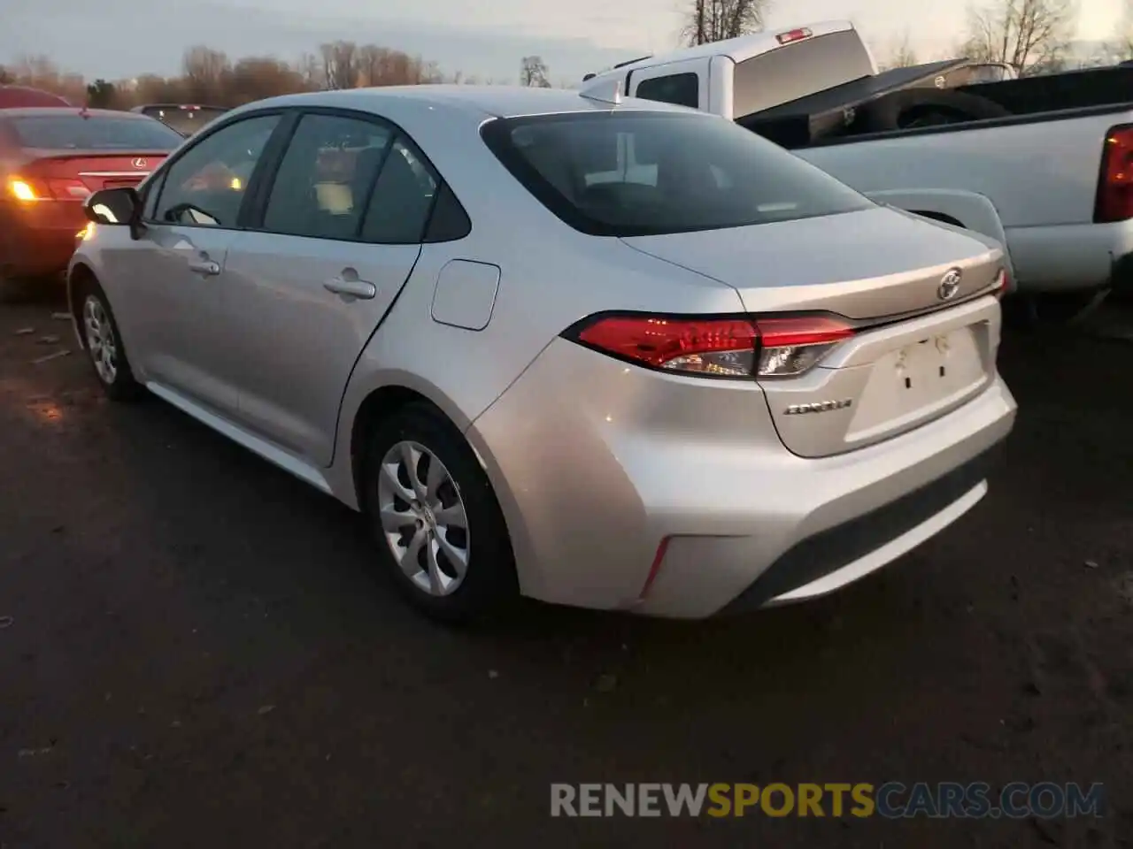 3 Photograph of a damaged car 5YFEPRAE8LP119067 TOYOTA COROLLA 2020