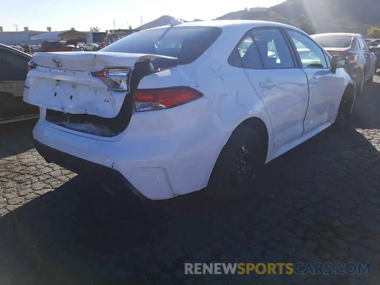 4 Photograph of a damaged car 5YFEPRAE8LP119280 TOYOTA COROLLA 2020