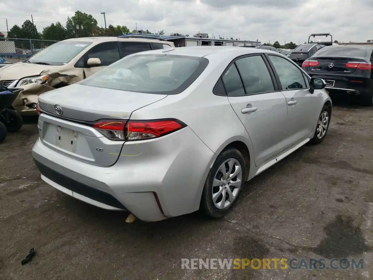 9 Photograph of a damaged car 5YFEPRAE8LP120655 TOYOTA COROLLA 2020