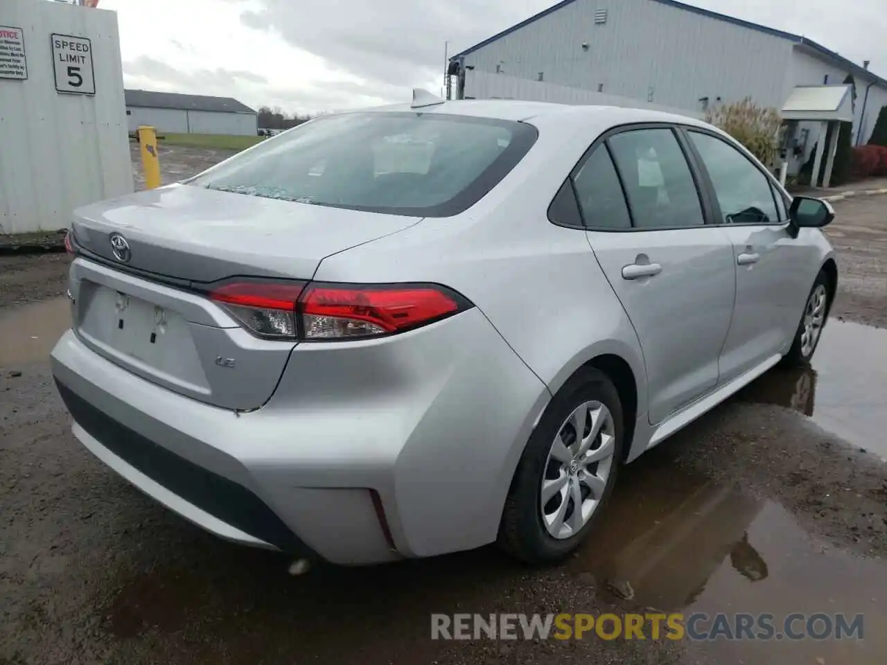 4 Photograph of a damaged car 5YFEPRAE8LP121286 TOYOTA COROLLA 2020